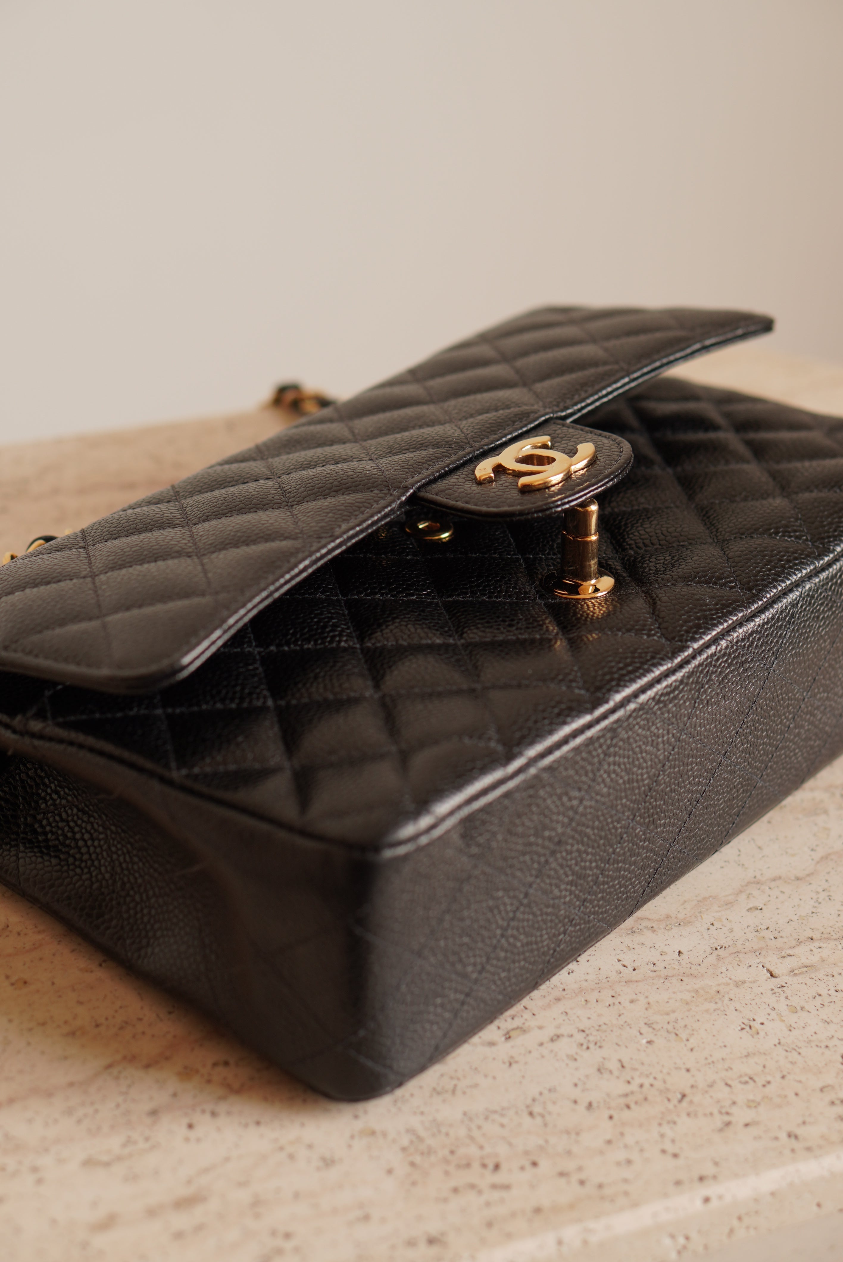 CHANEL CLASSIC MEDIUM DOUBLE FLAP