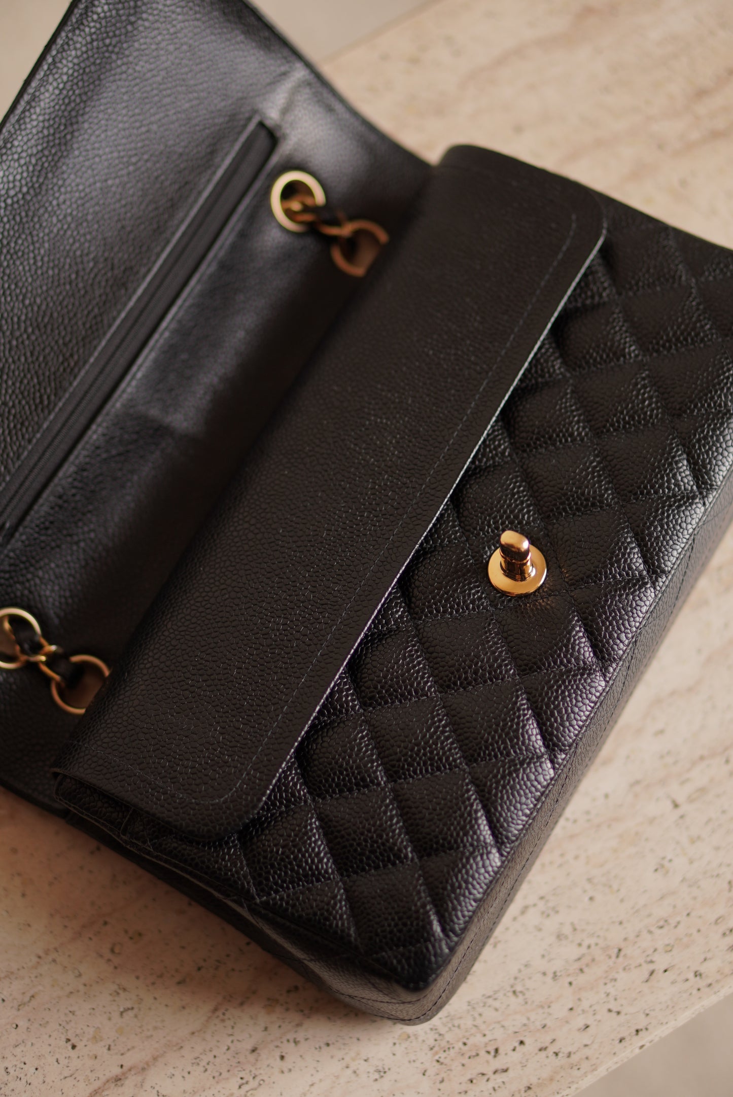 CHANEL CLASSIC MEDIUM DOUBLE FLAP