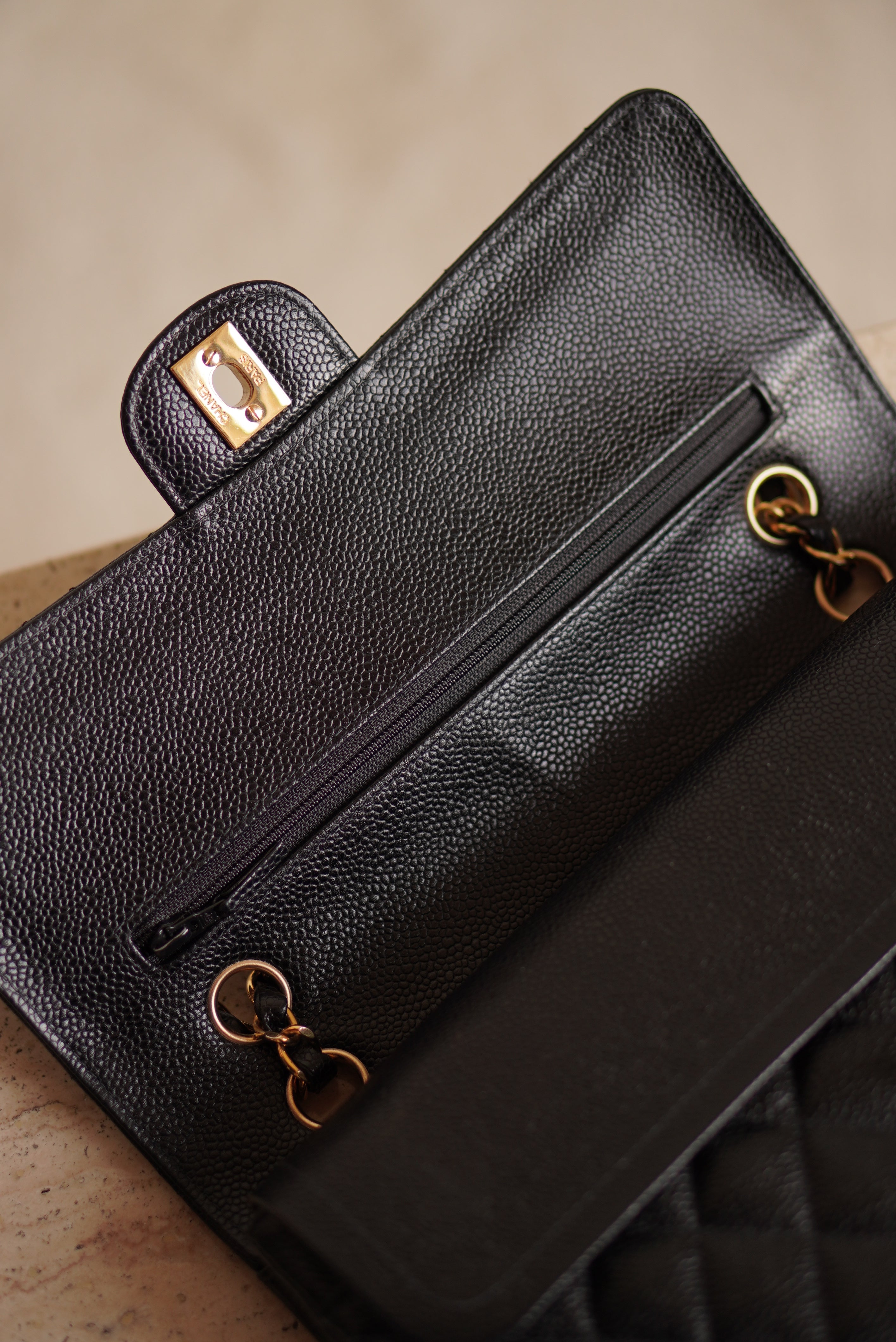 CHANEL CLASSIC MEDIUM DOUBLE FLAP