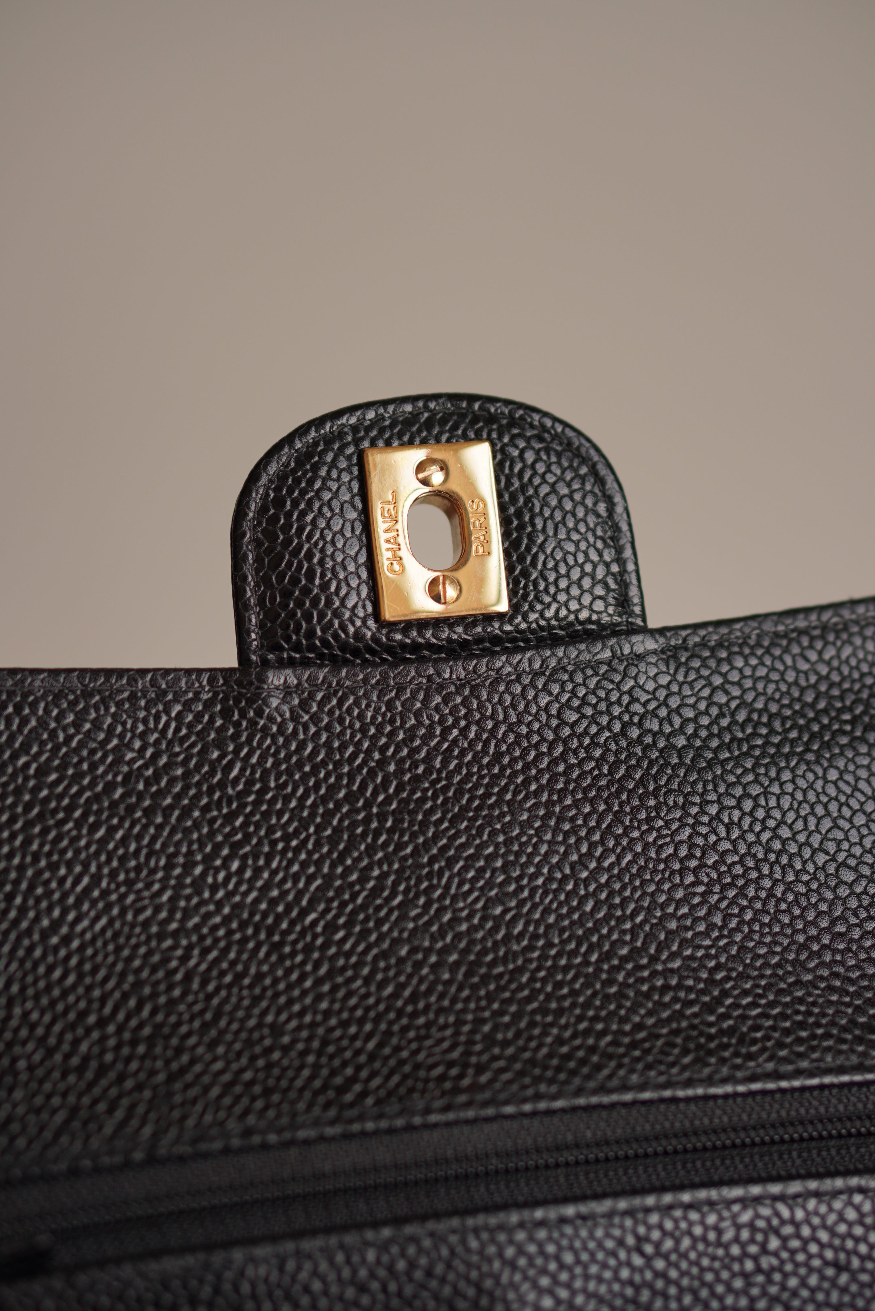 CHANEL CLASSIC MEDIUM DOUBLE FLAP