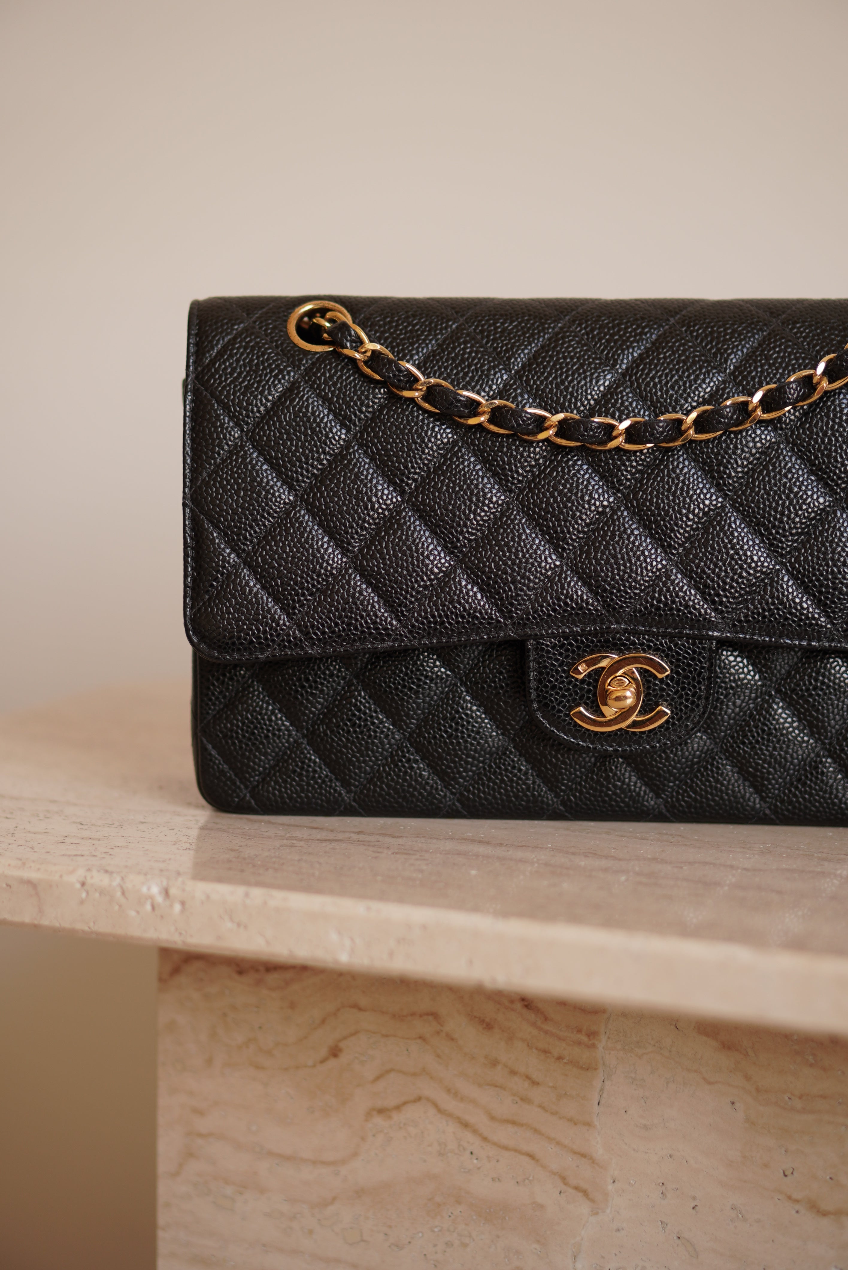 CHANEL CLASSIC MEDIUM DOUBLE FLAP | BLACK