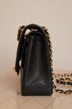 CHANEL CLASSIC MEDIUM DOUBLE FLAP | BLACK
