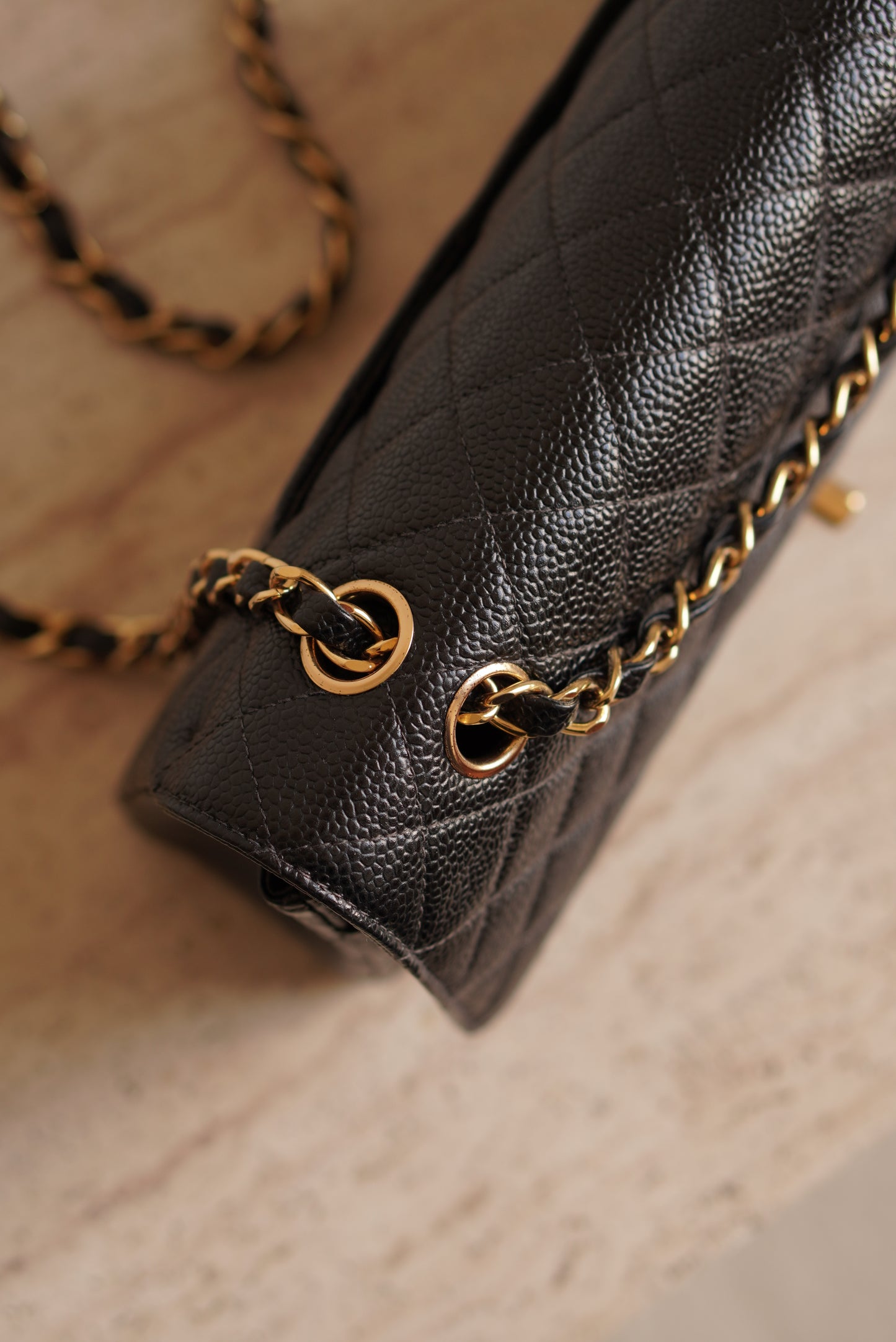 CHANEL CLASSIC MEDIUM DOUBLE FLAP | BLACK