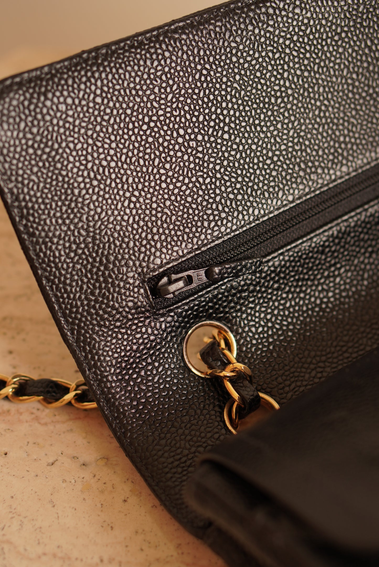 CHANEL CLASSIC MEDIUM DOUBLE FLAP | BLACK