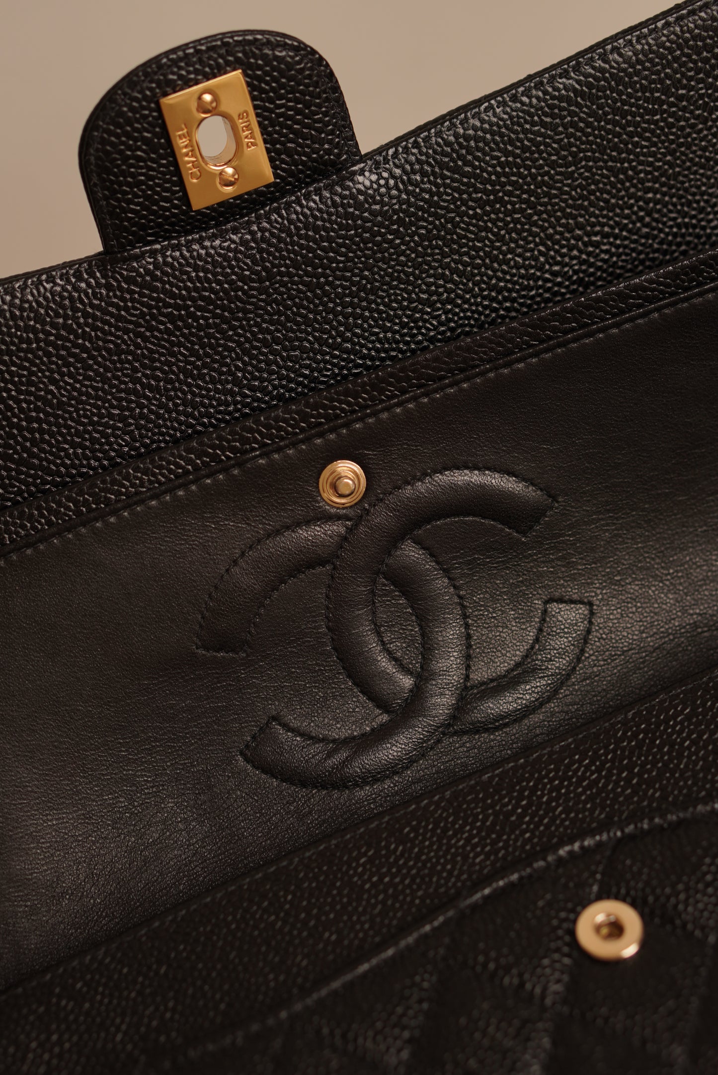 CHANEL CLASSIC MEDIUM DOUBLE FLAP | BLACK
