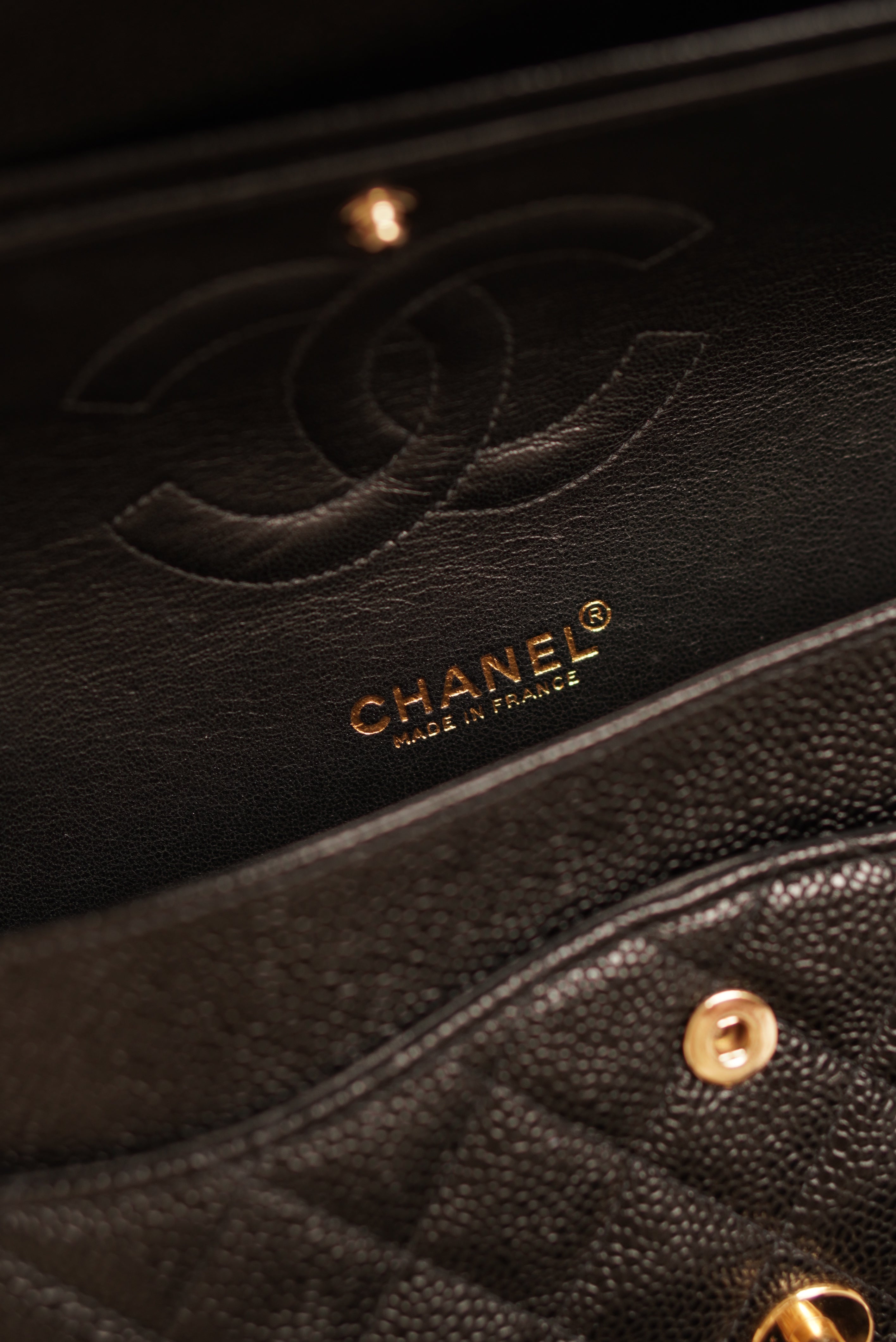 CHANEL CLASSIC MEDIUM DOUBLE FLAP | BLACK
