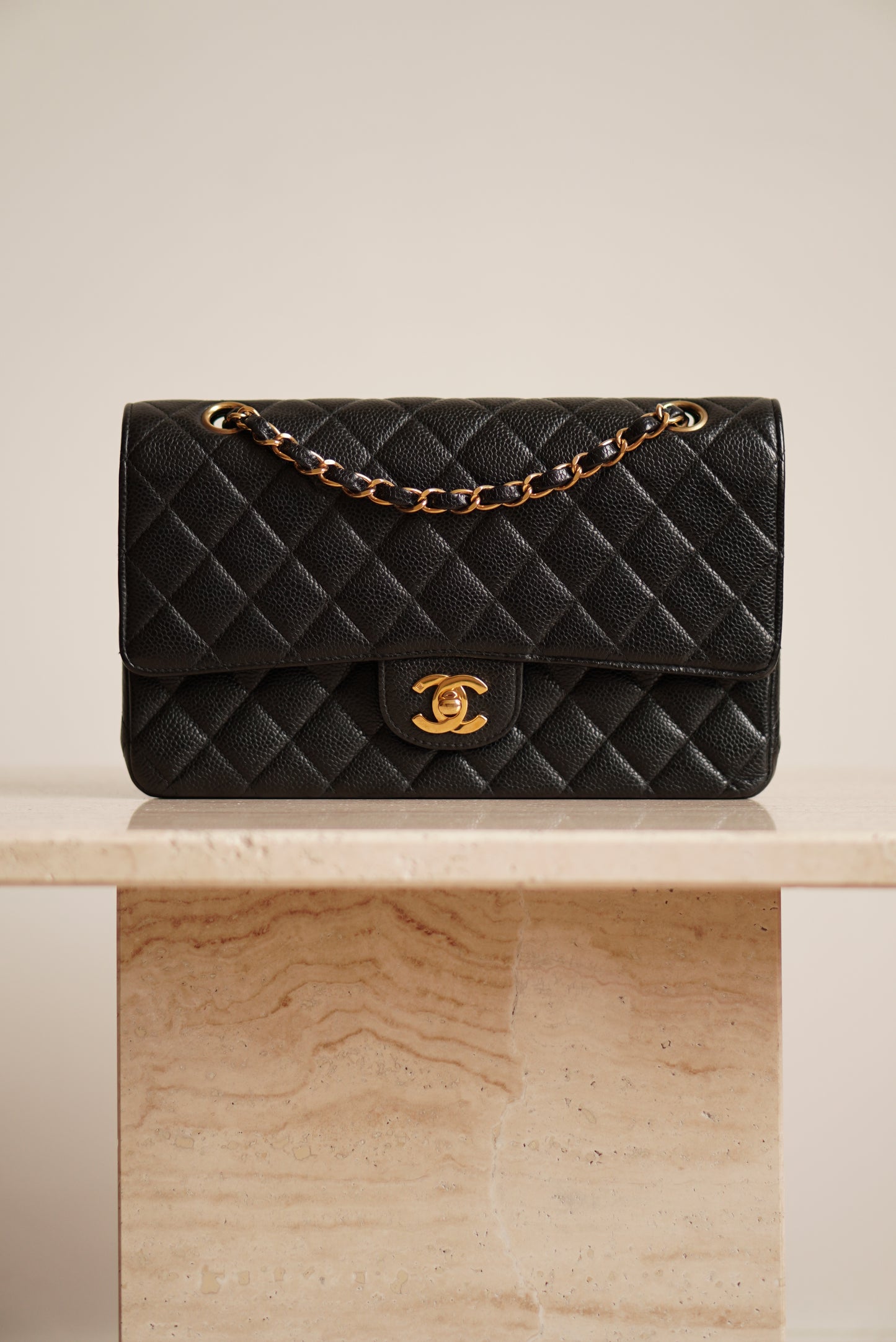 CHANEL CLASSIC MEDIUM DOUBLE FLAP