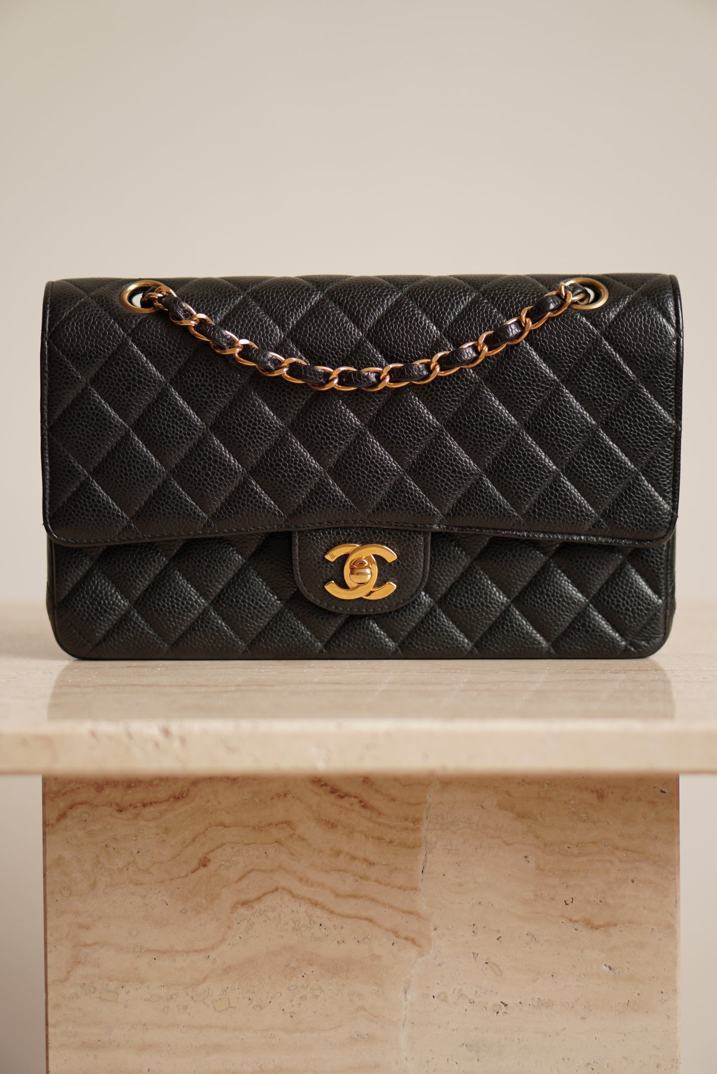 CHANEL CLASSIC MEDIUM DOUBLE FLAP