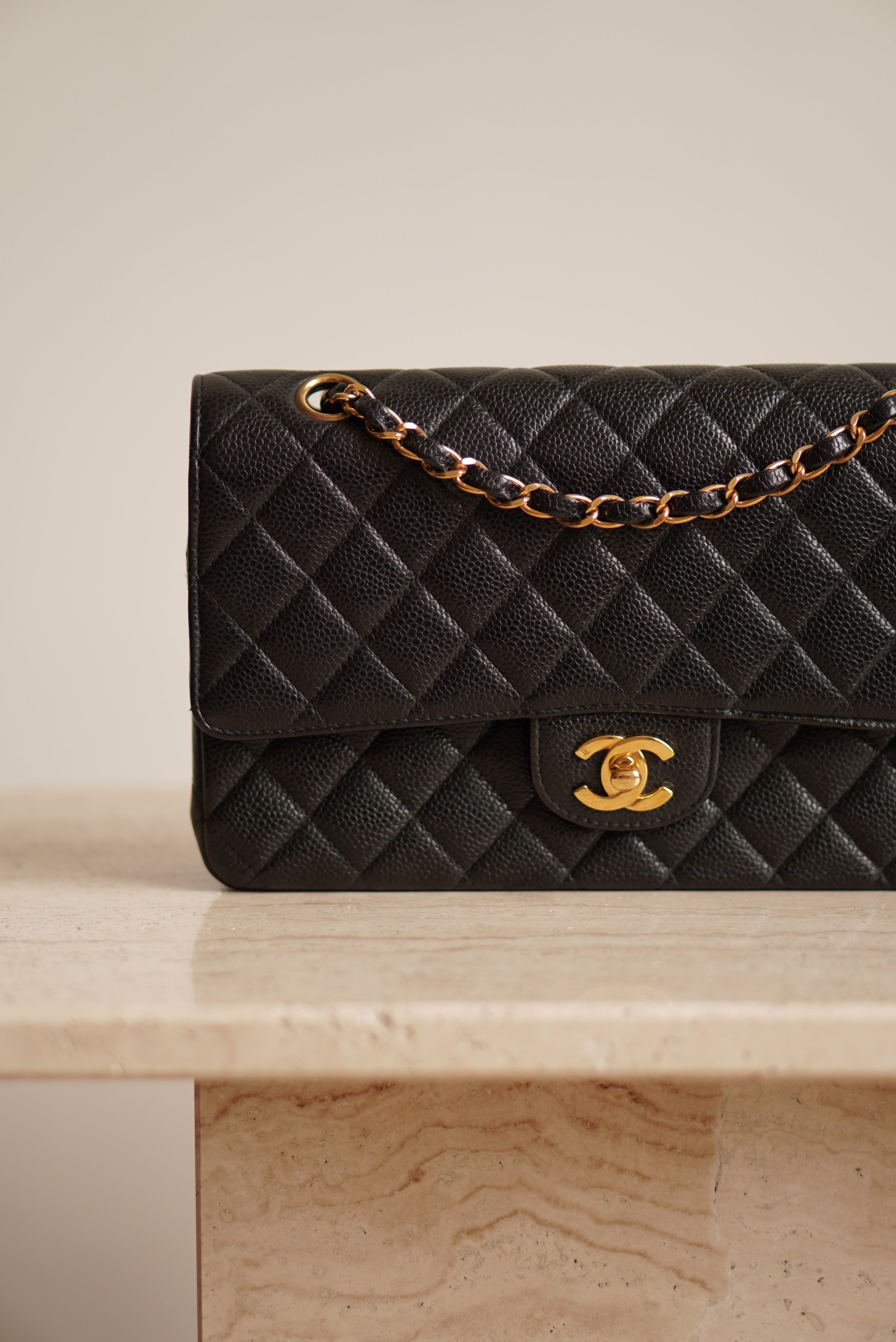 CHANEL CLASSIC MEDIUM DOUBLE FLAP