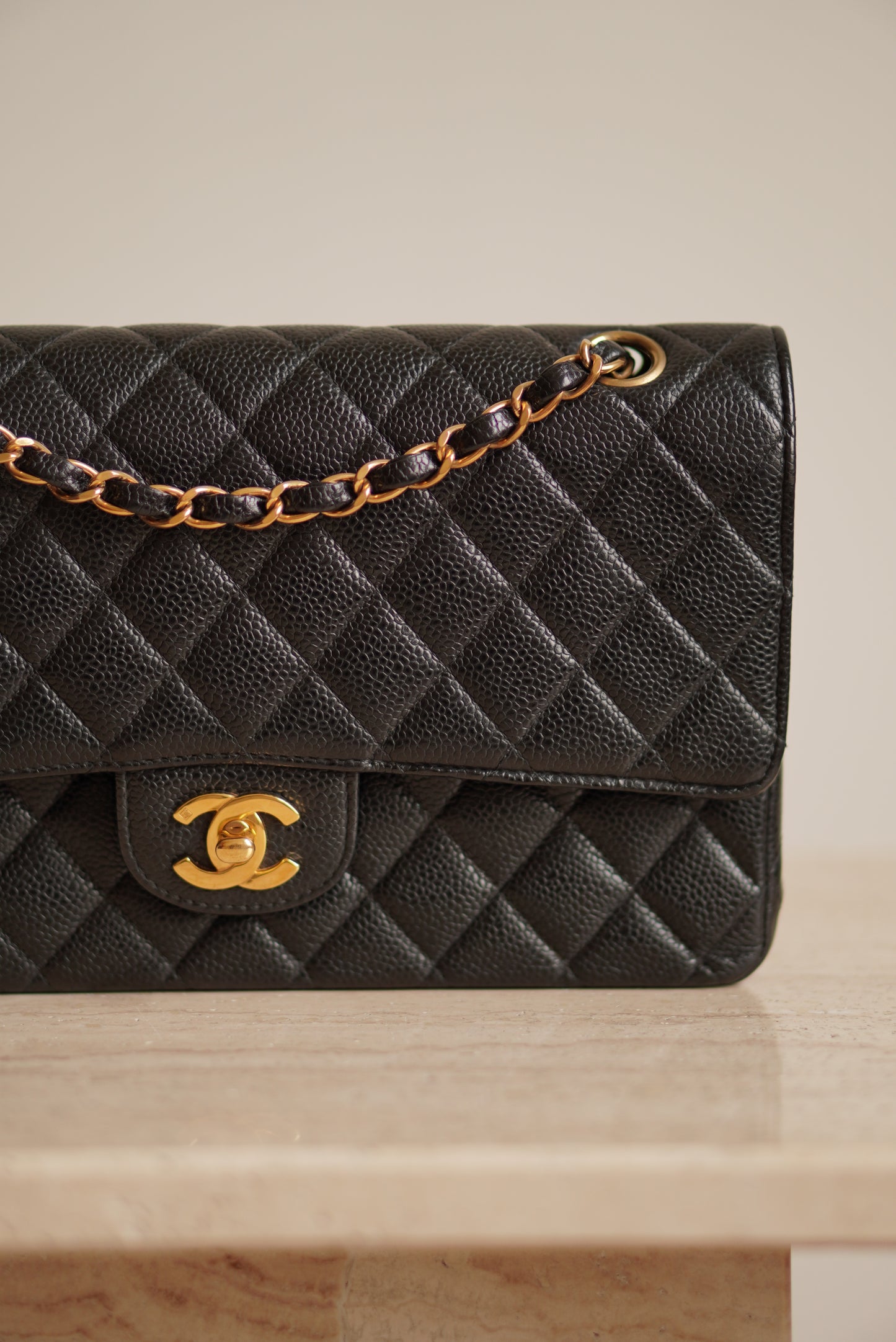 CHANEL CLASSIC MEDIUM DOUBLE FLAP