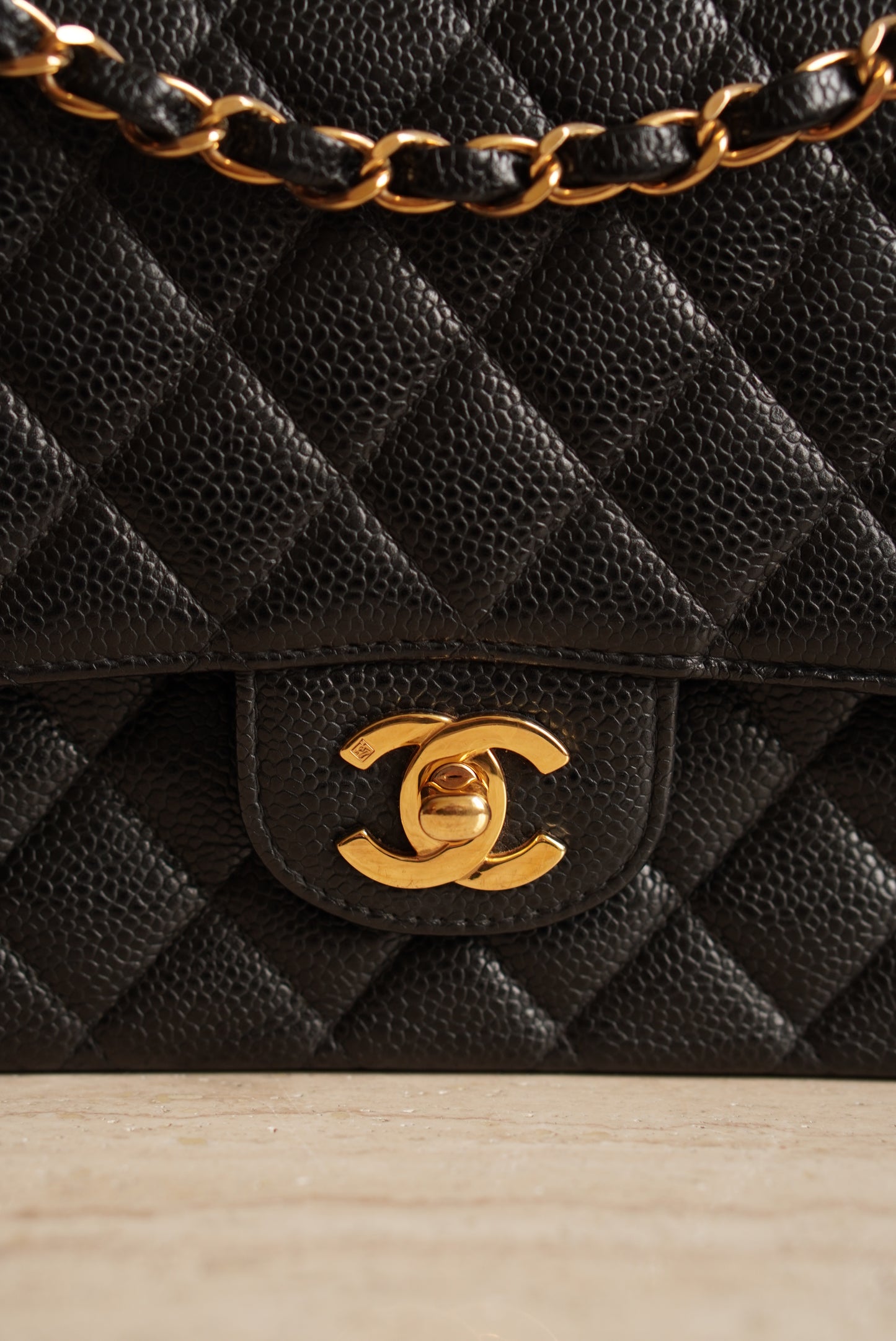 CHANEL CLASSIC MEDIUM DOUBLE FLAP