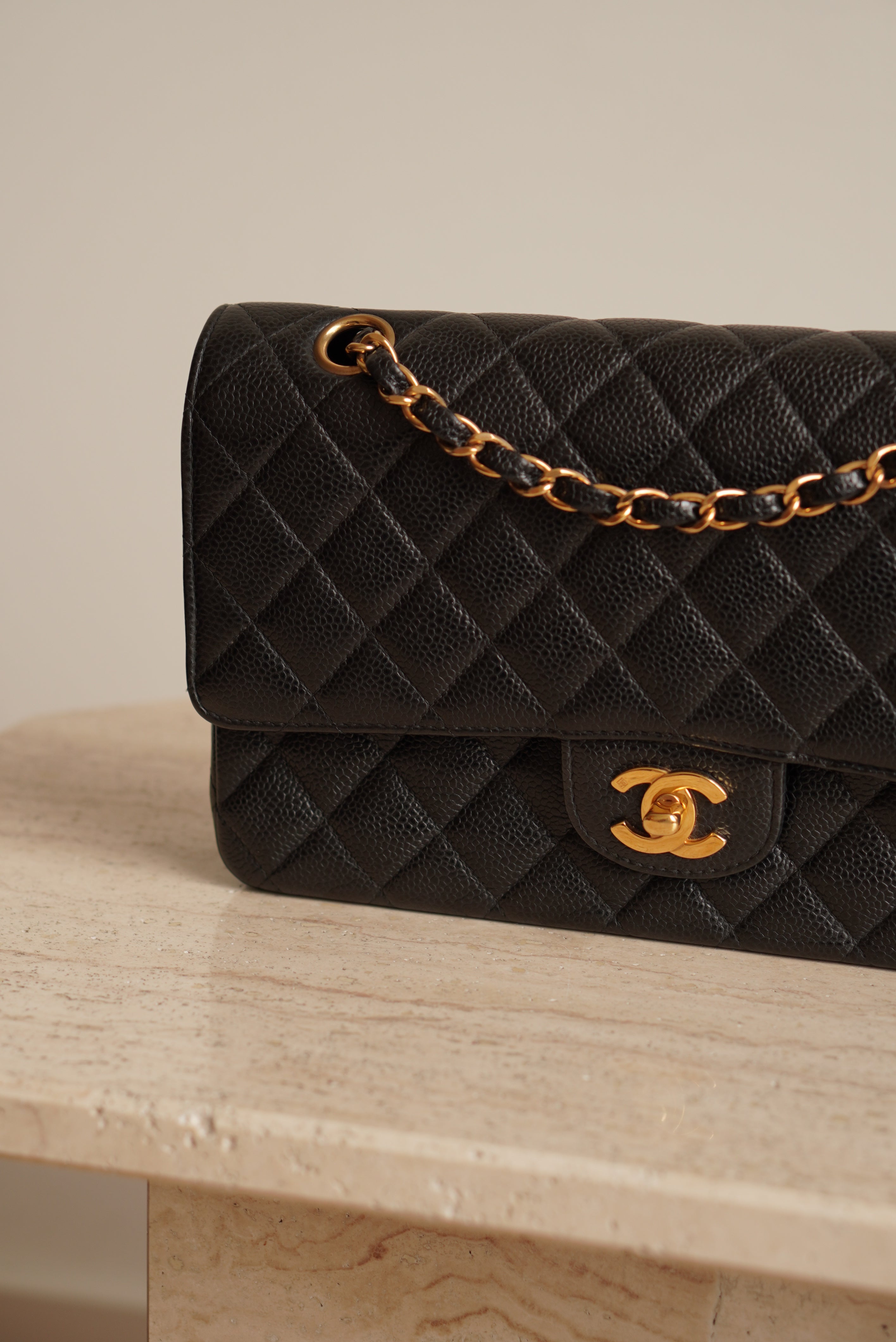 CHANEL CLASSIC MEDIUM DOUBLE FLAP
