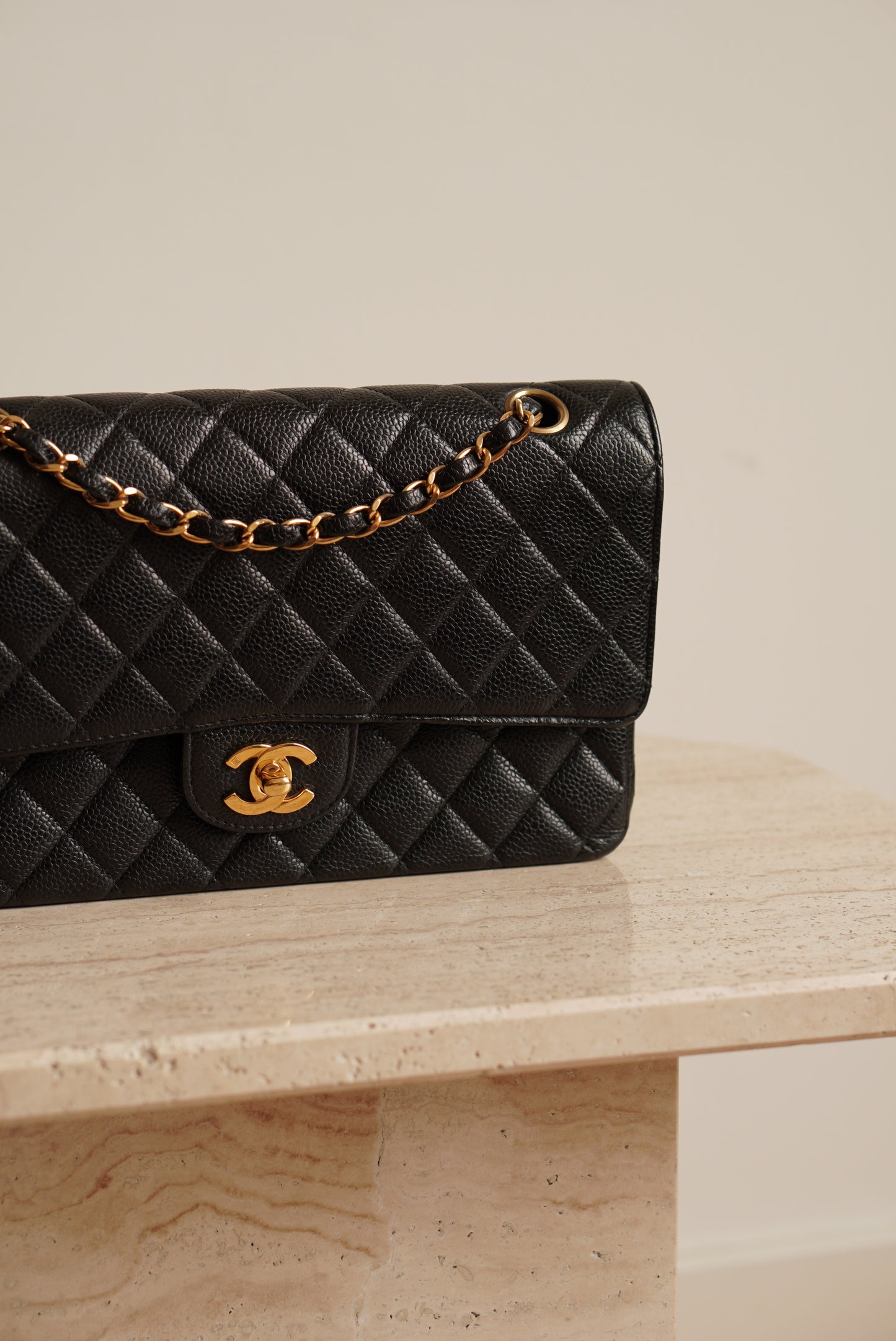 CHANEL CLASSIC MEDIUM DOUBLE FLAP