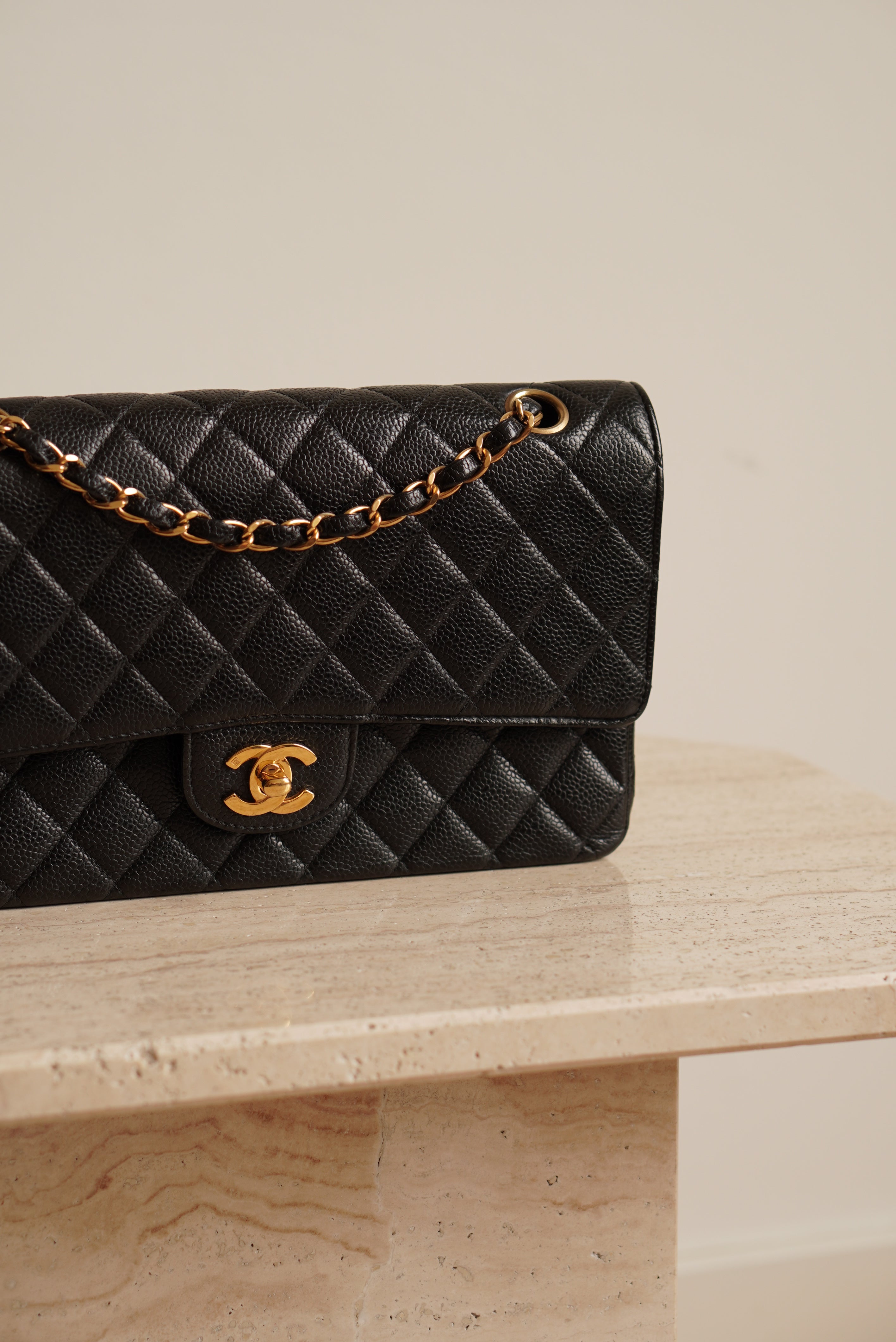 CHANEL CLASSIC MEDIUM DOUBLE FLAP