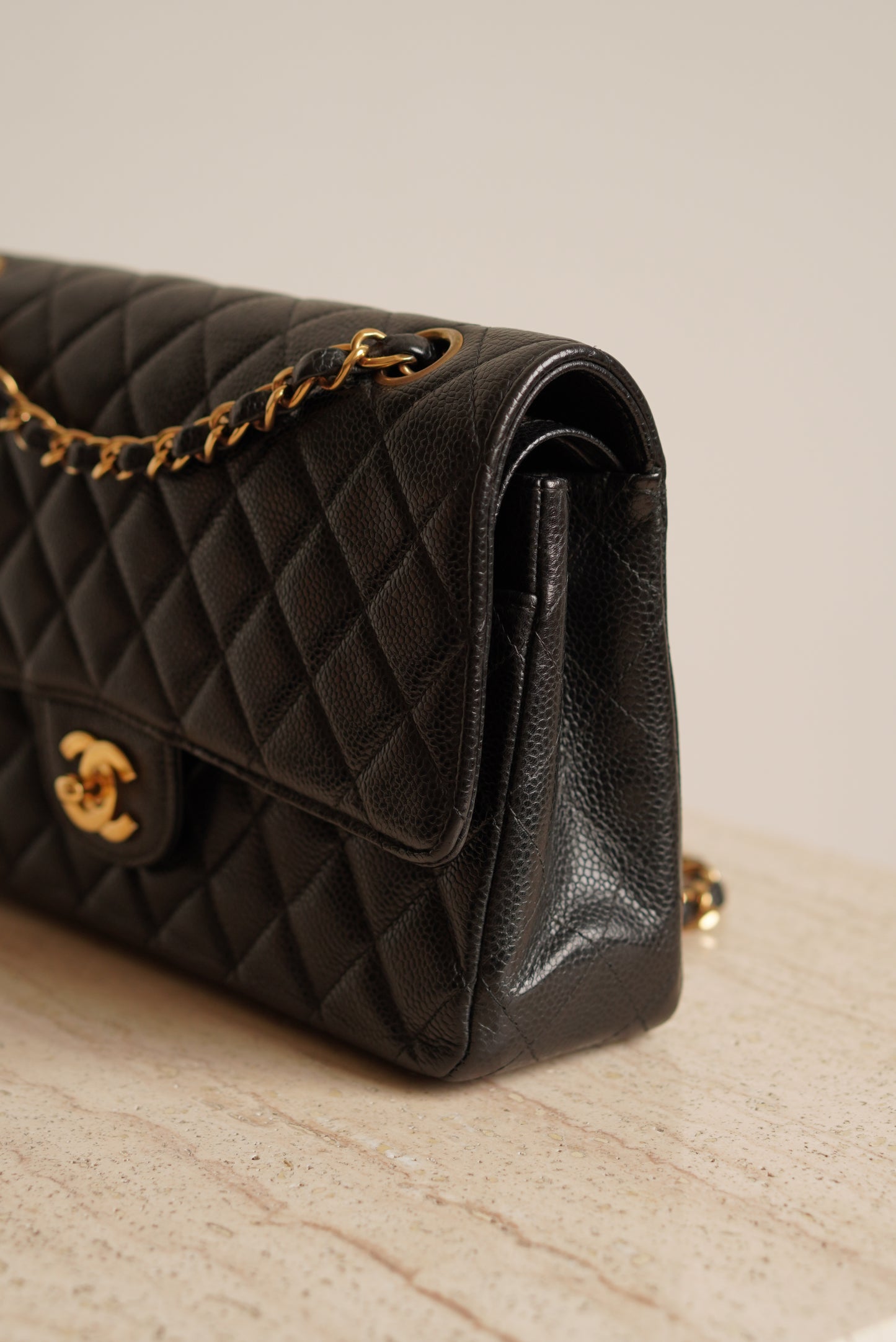 CHANEL CLASSIC MEDIUM DOUBLE FLAP