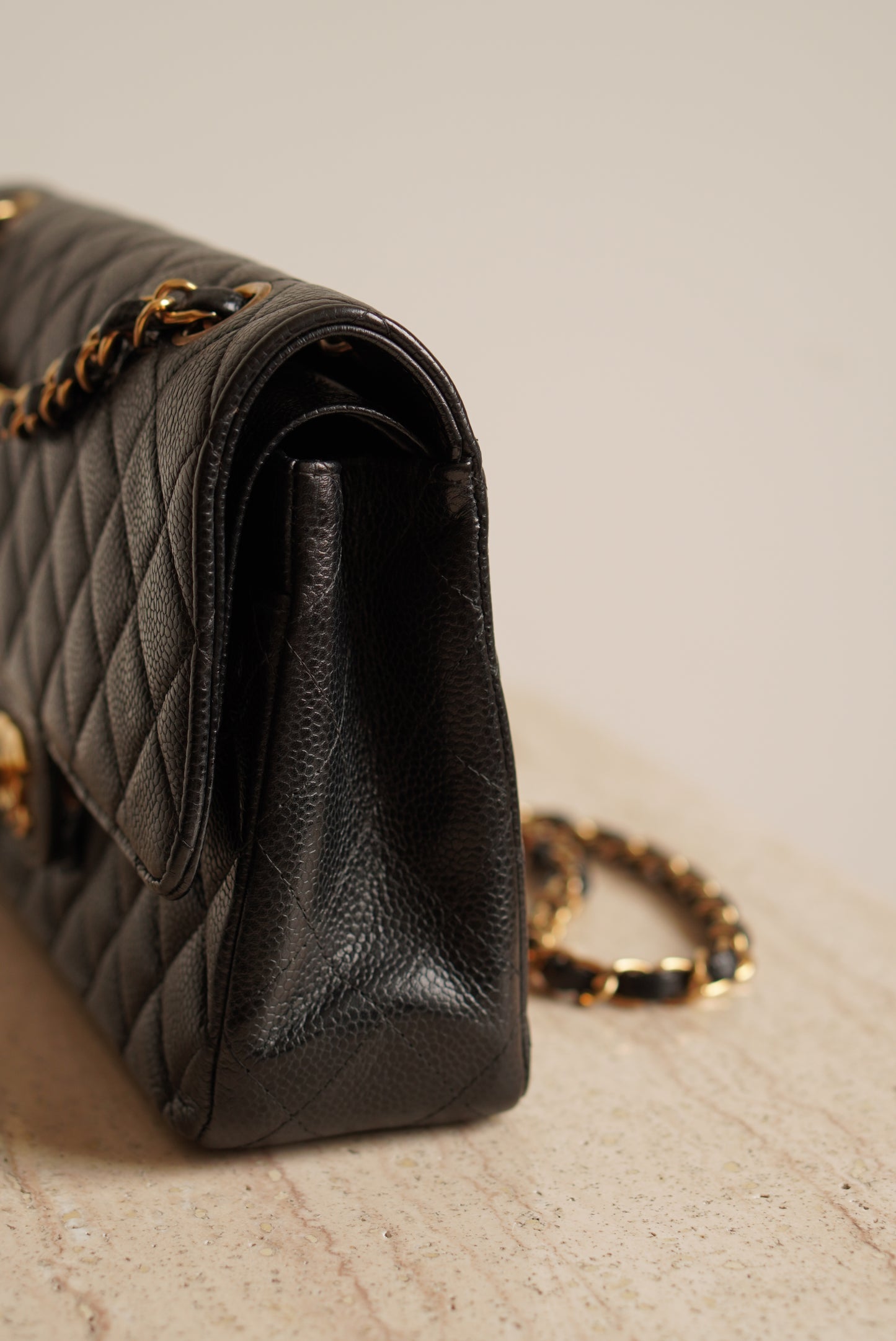 CHANEL CLASSIC MEDIUM DOUBLE FLAP