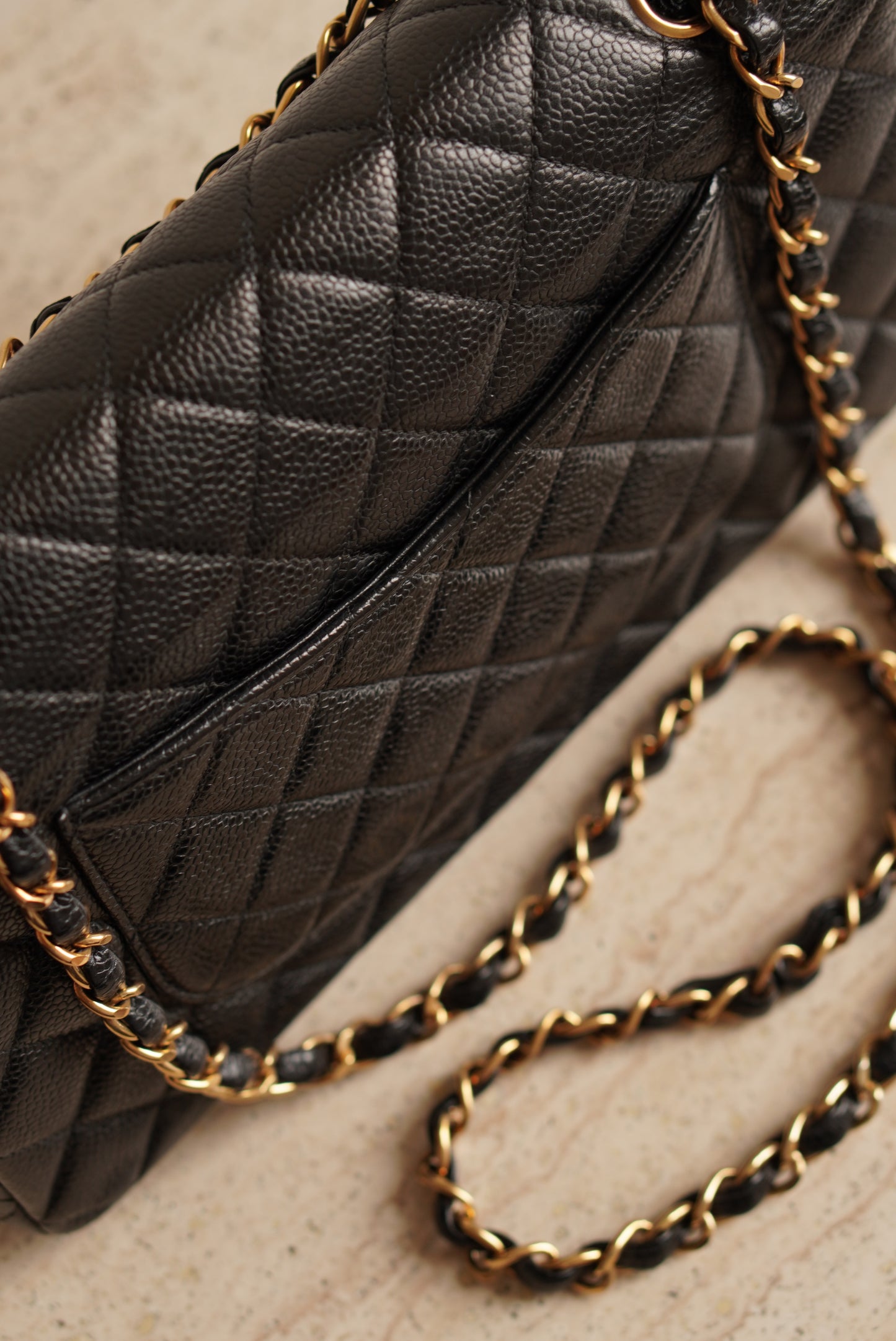 CHANEL CLASSIC MEDIUM DOUBLE FLAP