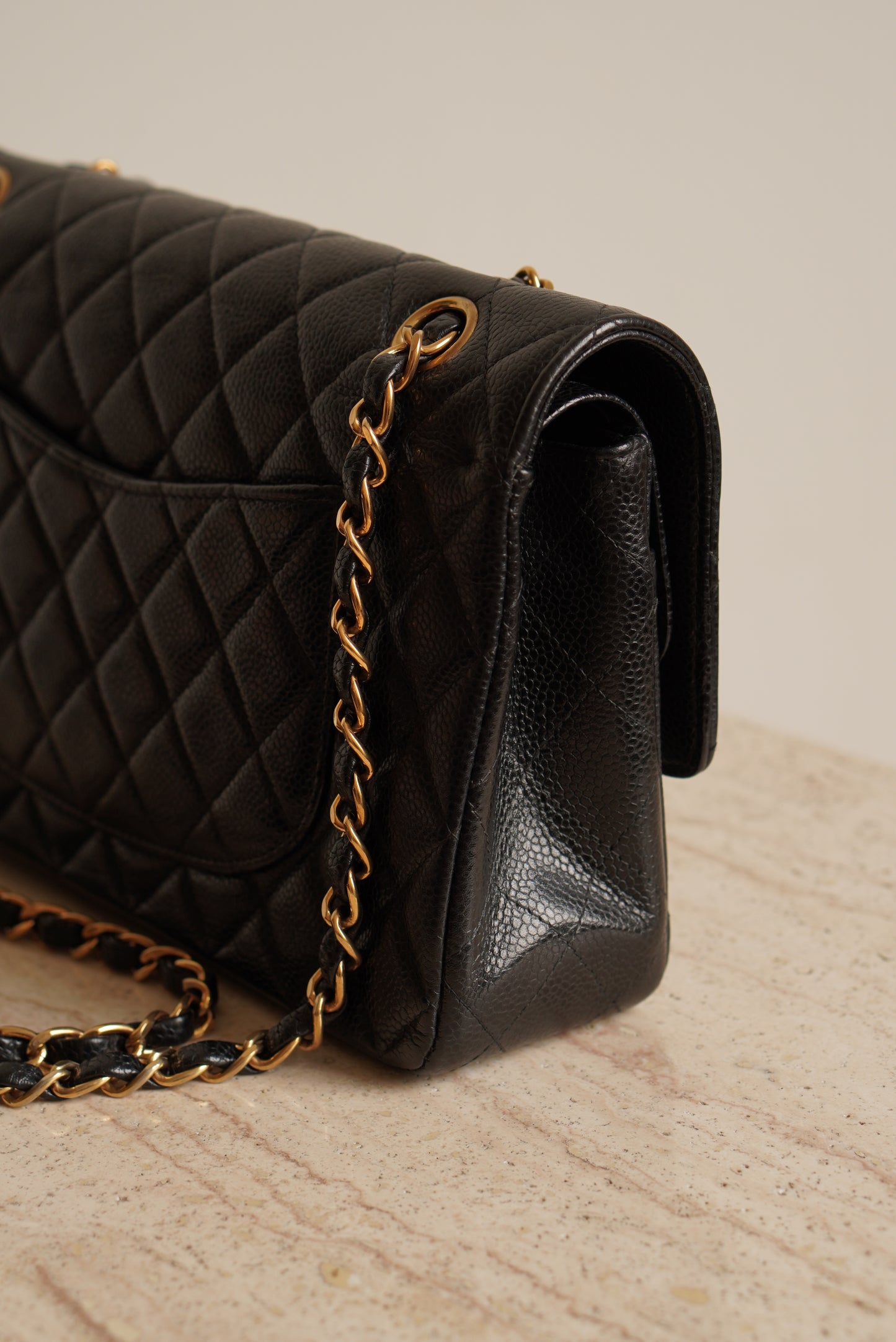 CHANEL CLASSIC MEDIUM DOUBLE FLAP