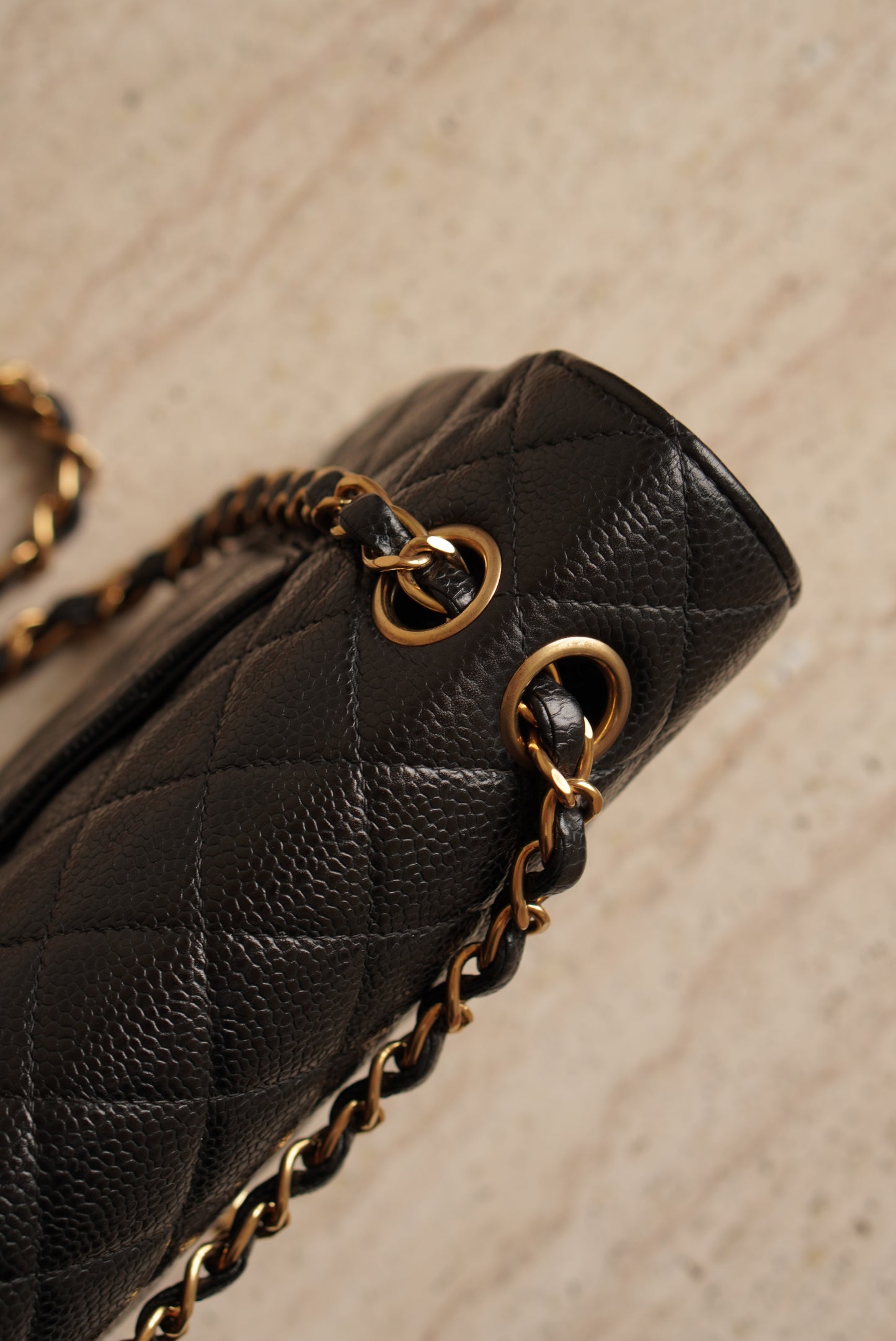 CHANEL CLASSIC MEDIUM DOUBLE FLAP