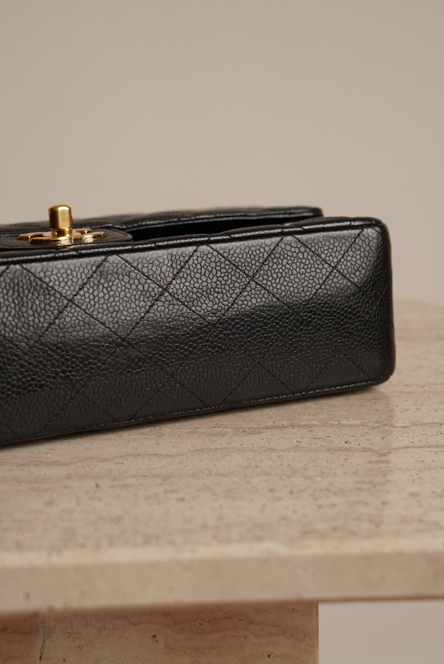 CHANEL CLASSIC MEDIUM DOUBLE FLAP