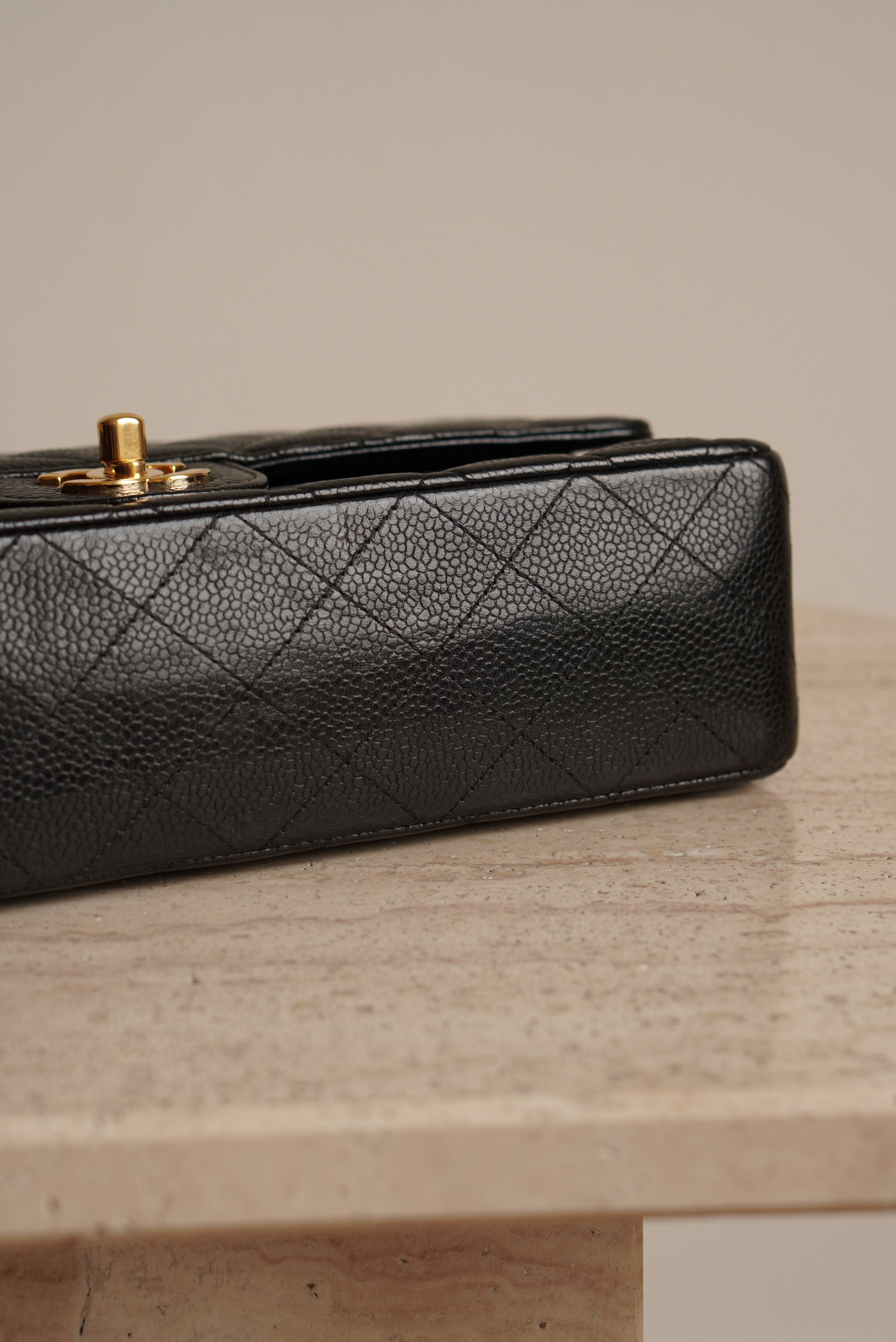 CHANEL CLASSIC MEDIUM DOUBLE FLAP