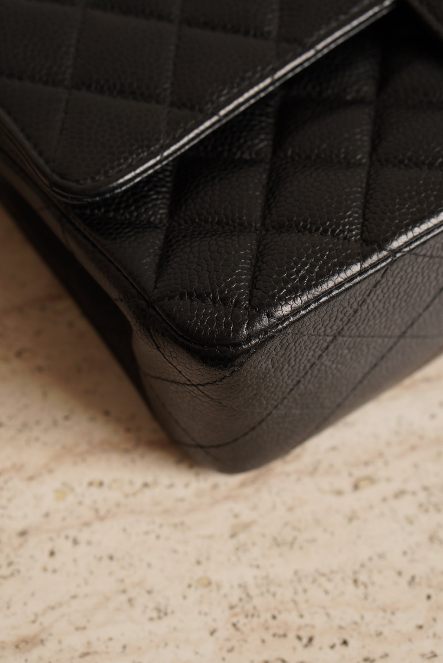 CHANEL CLASSIC MEDIUM DOUBLE FLAP