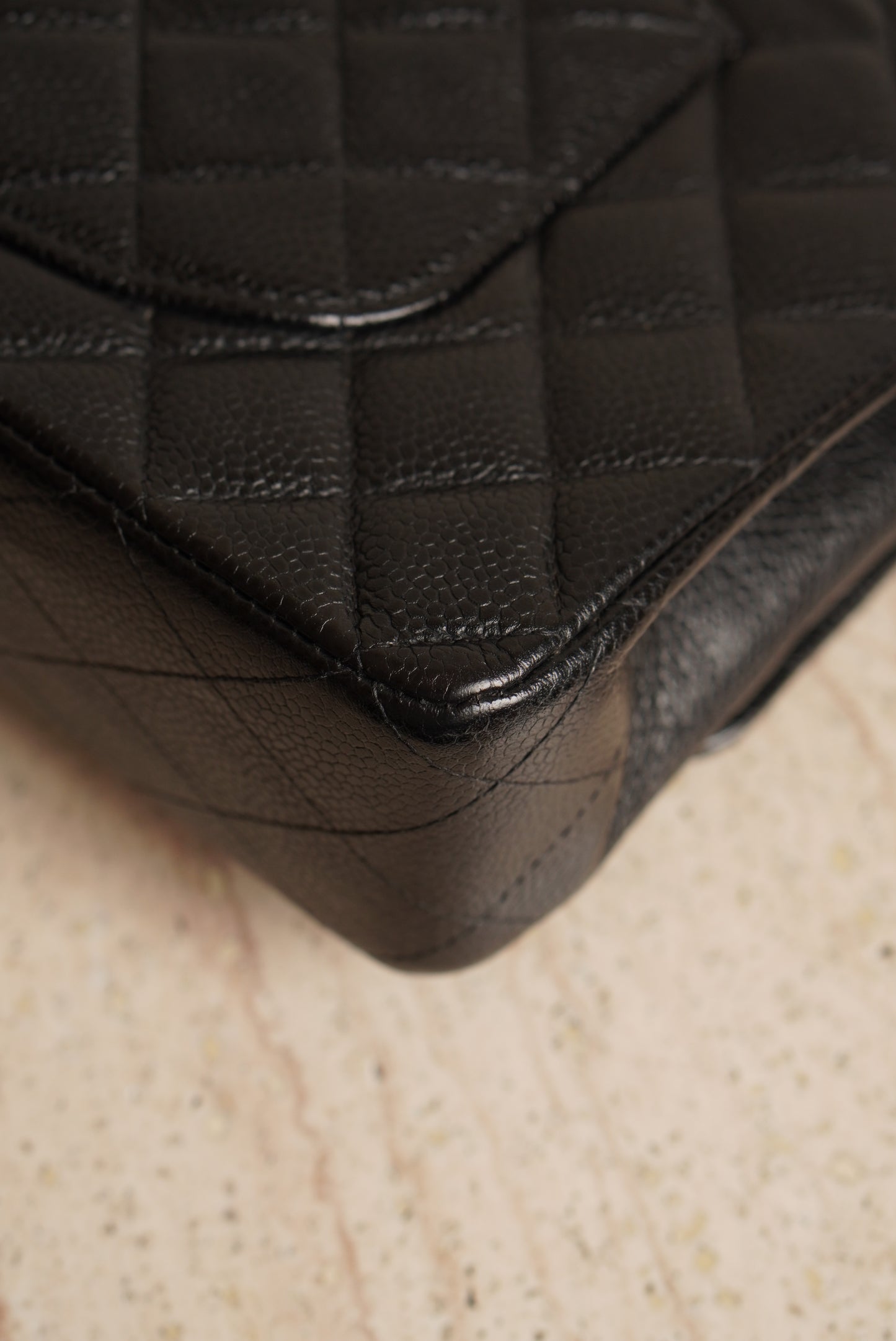 CHANEL CLASSIC MEDIUM DOUBLE FLAP