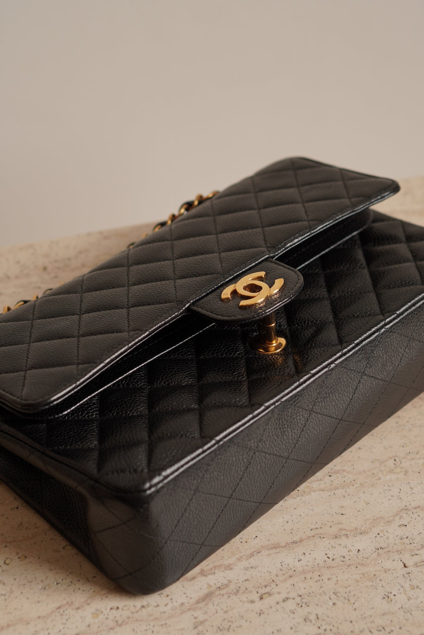 CHANEL CLASSIC MEDIUM DOUBLE FLAP