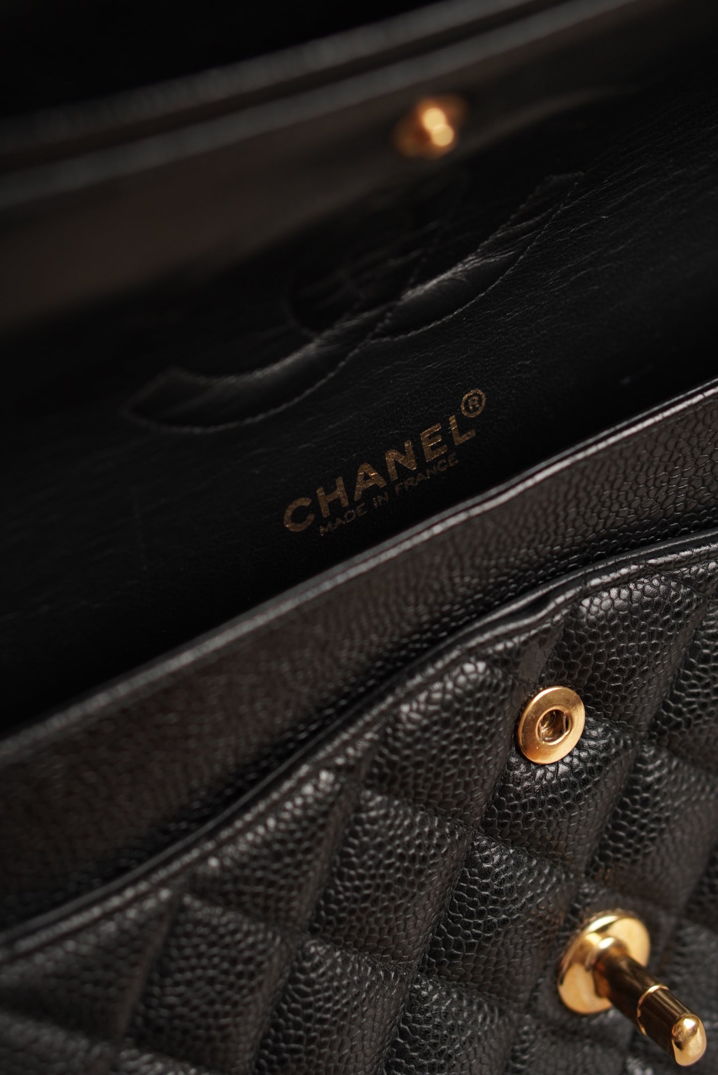 CHANEL CLASSIC MEDIUM DOUBLE FLAP