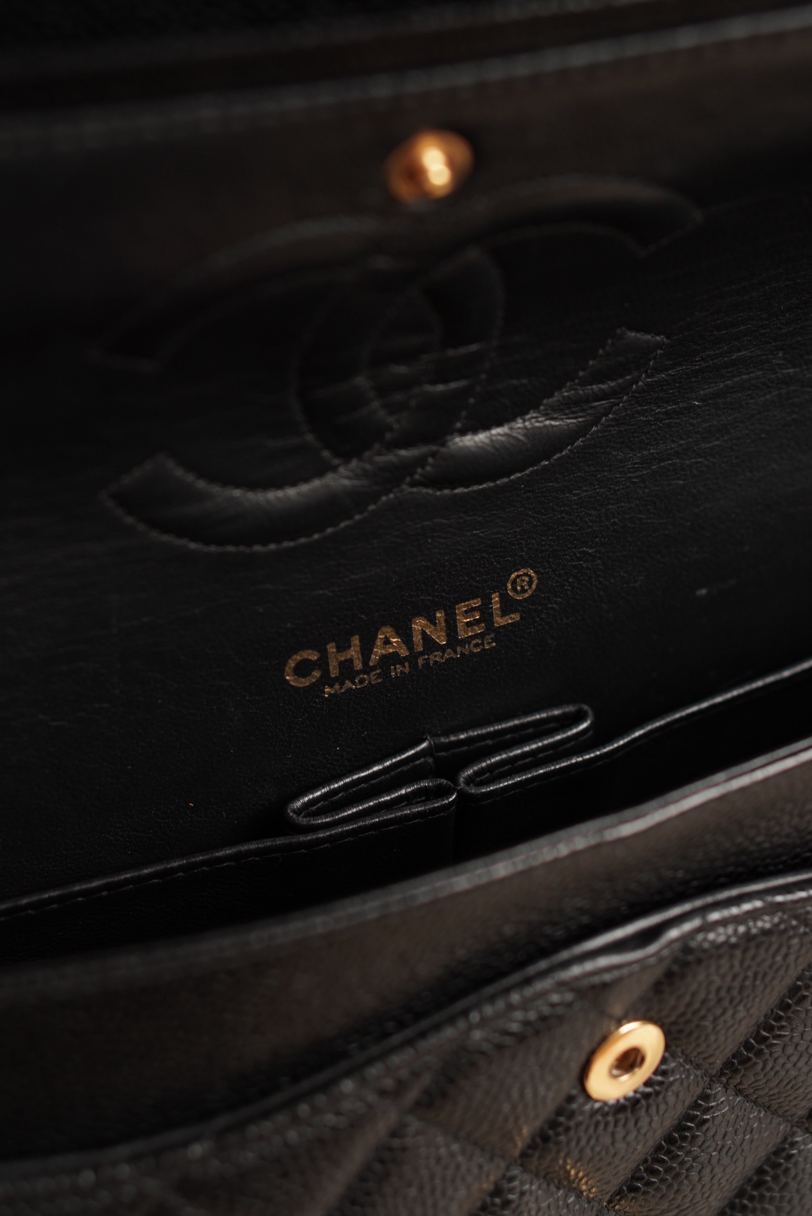 CHANEL CLASSIC MEDIUM DOUBLE FLAP