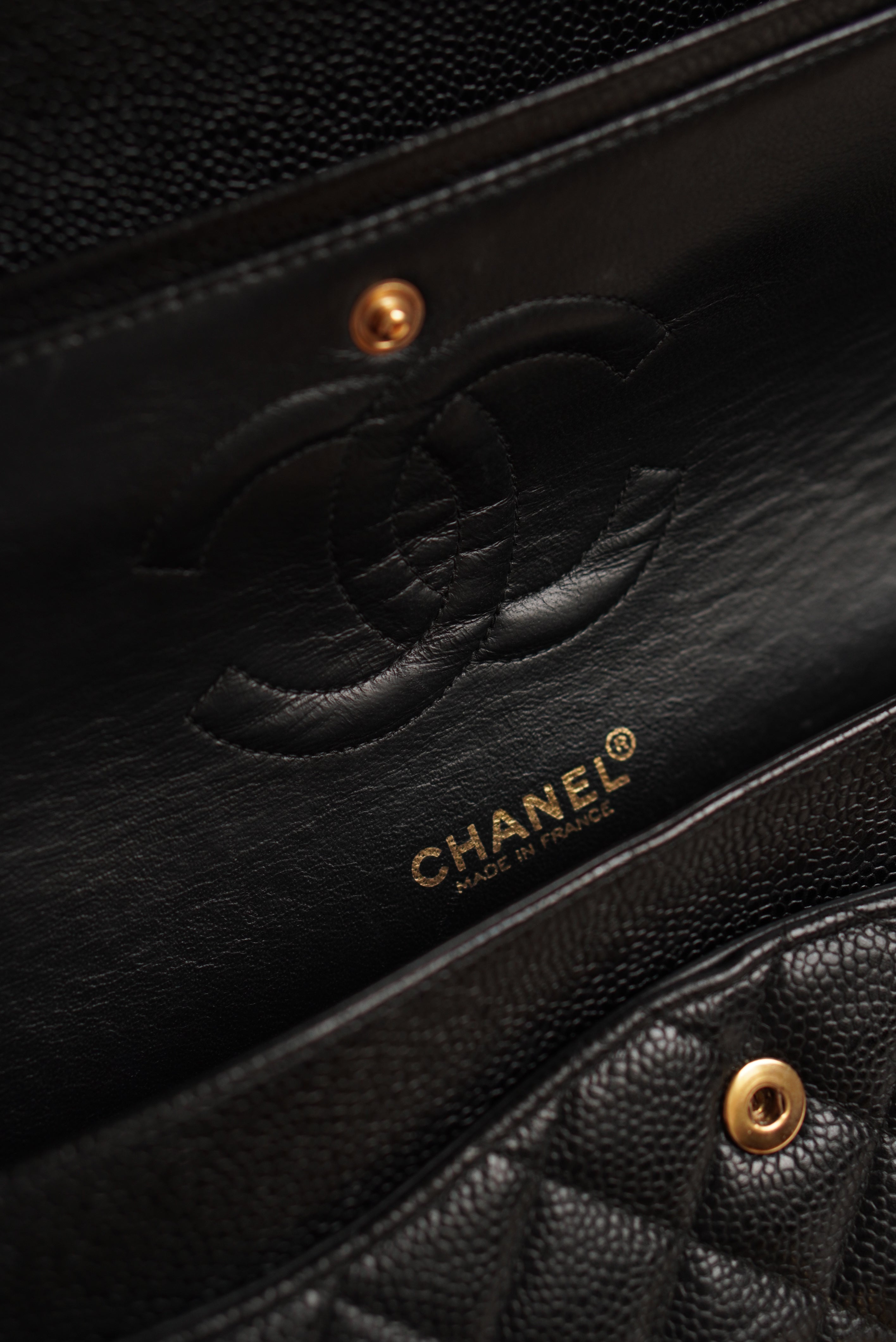 CHANEL CLASSIC MEDIUM DOUBLE FLAP