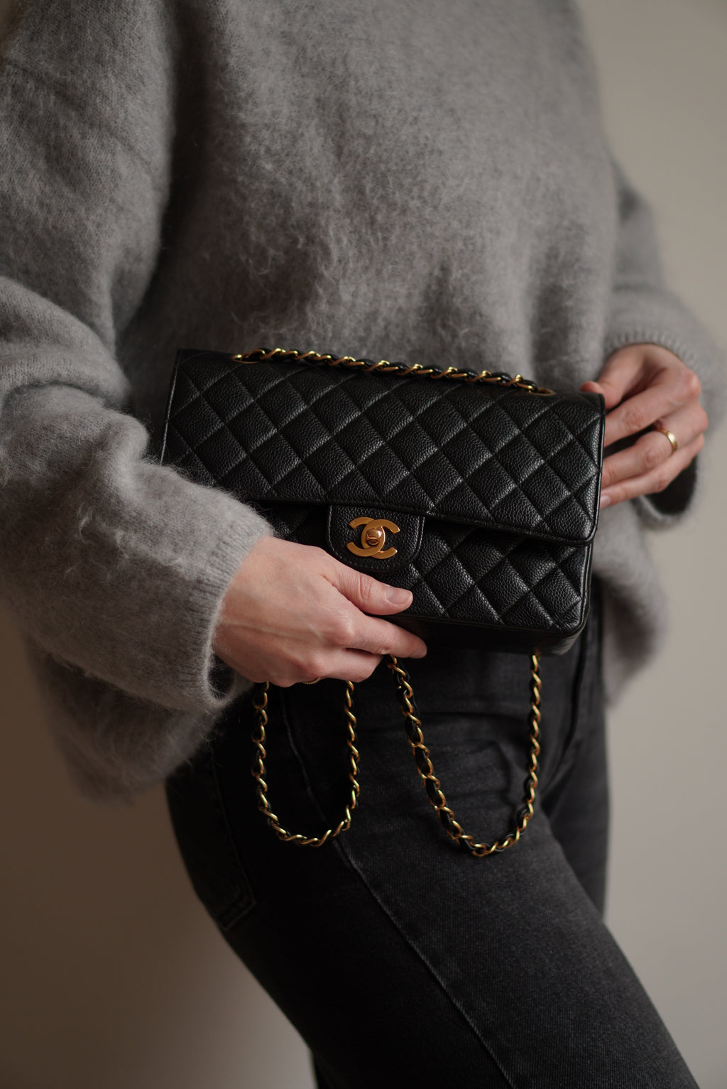 CHANEL CLASSIC MEDIUM DOUBLE FLAP