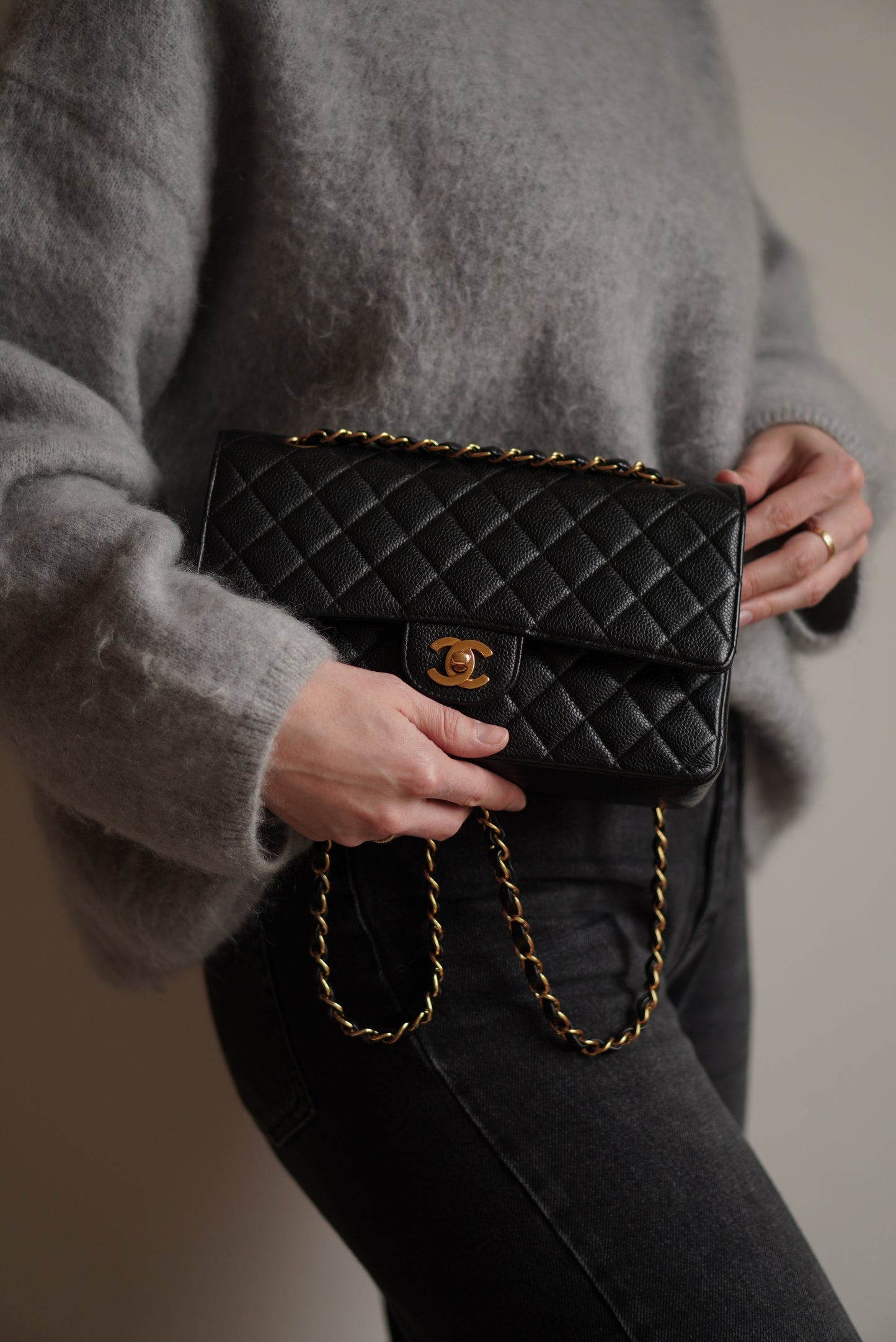 CHANEL CLASSIC MEDIUM DOUBLE FLAP