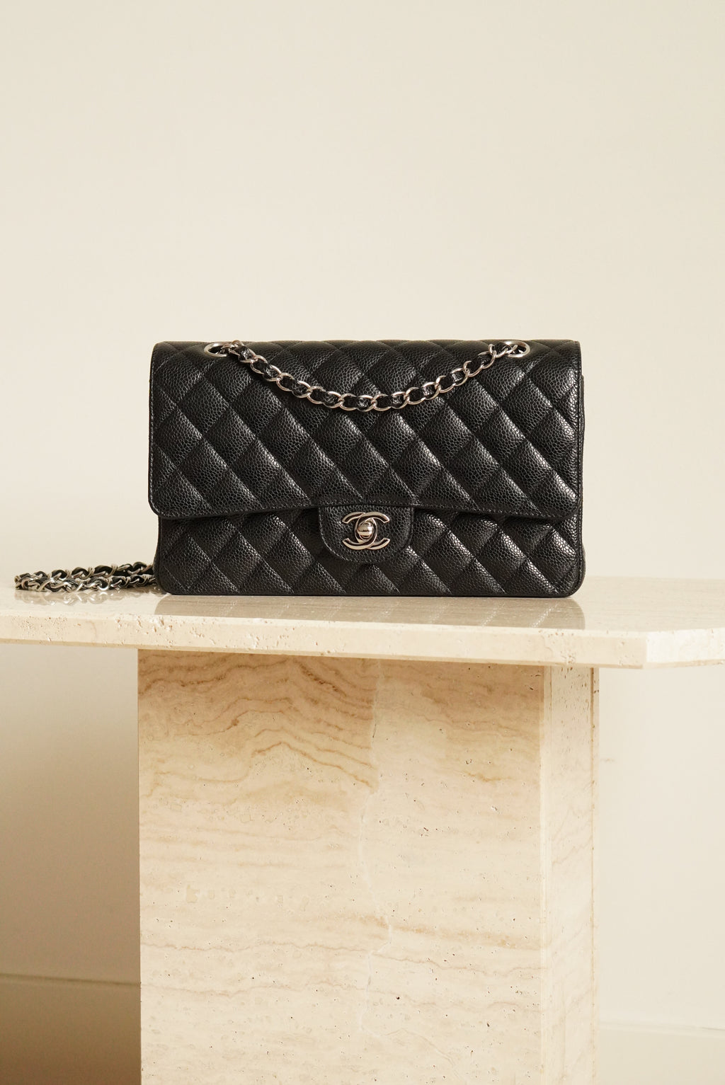 CHANEL CLASSIC MEDIUM DOUBLE FLAP | BLACK