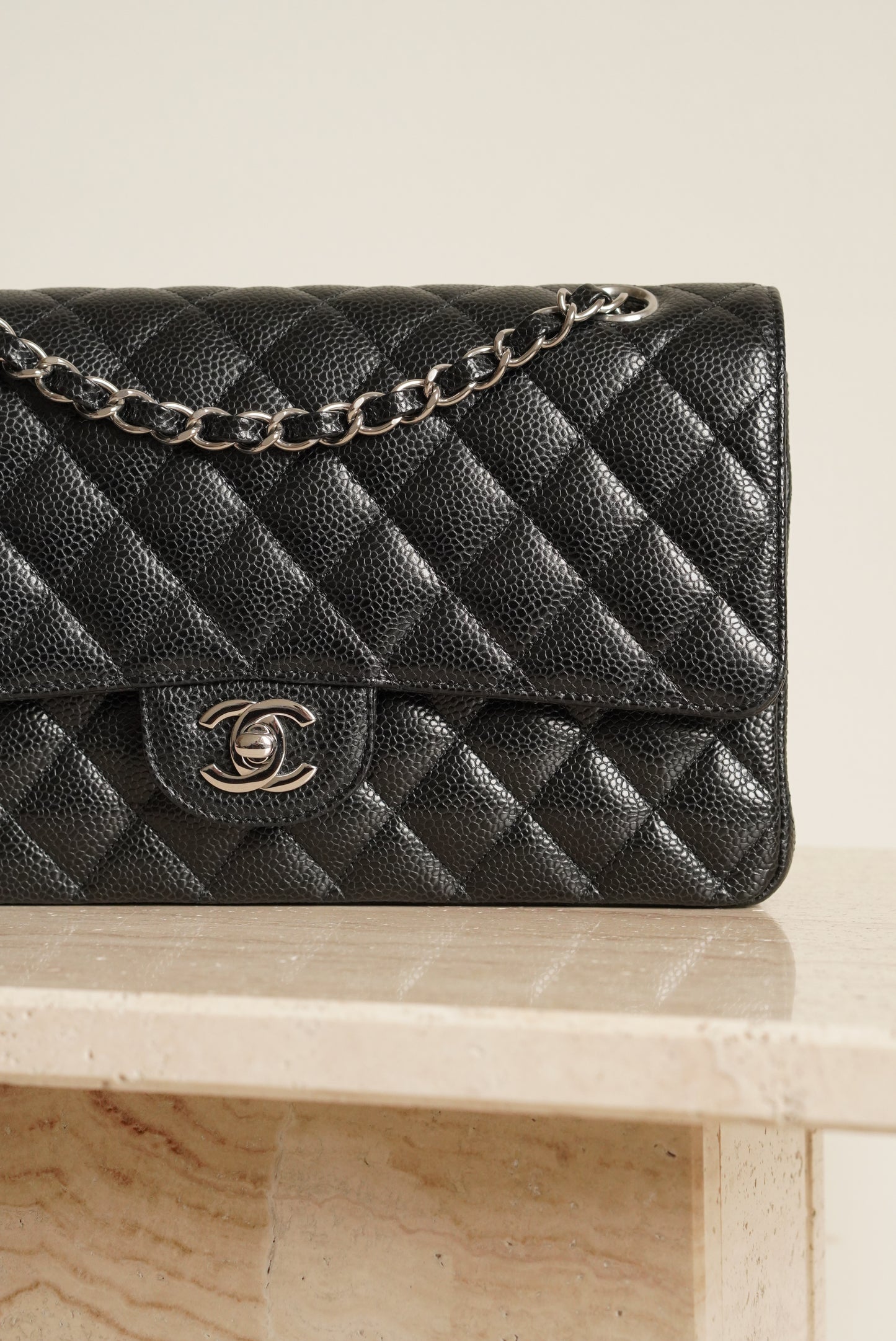 CHANEL CLASSIC MEDIUM DOUBLE FLAP | BLACK