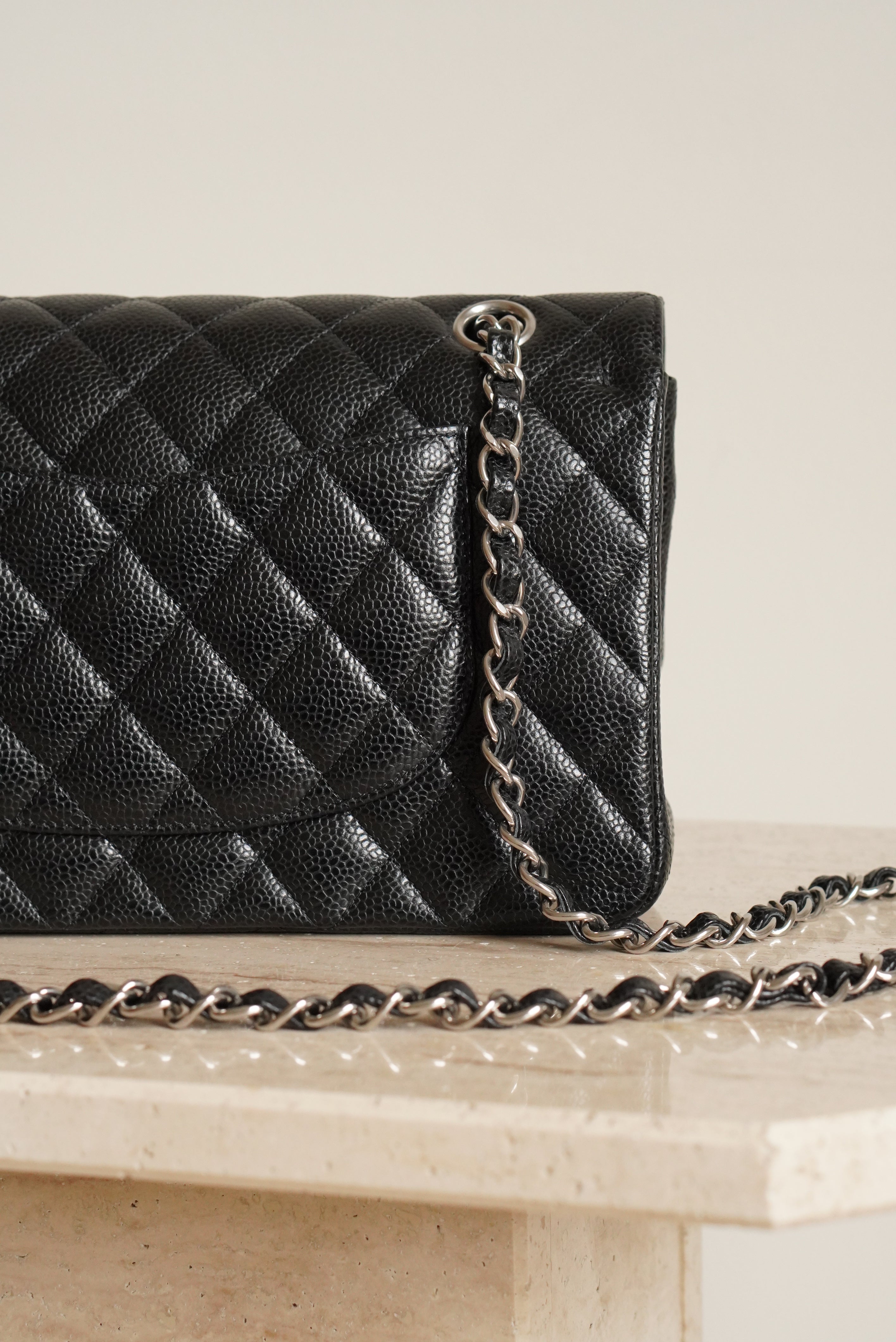 CHANEL CLASSIC MEDIUM DOUBLE FLAP | BLACK