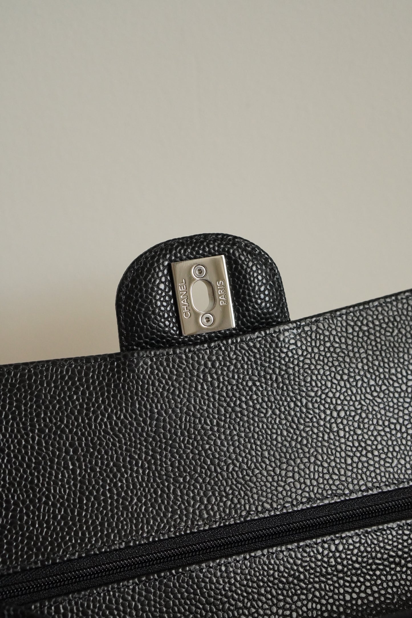 CHANEL CLASSIC MEDIUM DOUBLE FLAP | BLACK