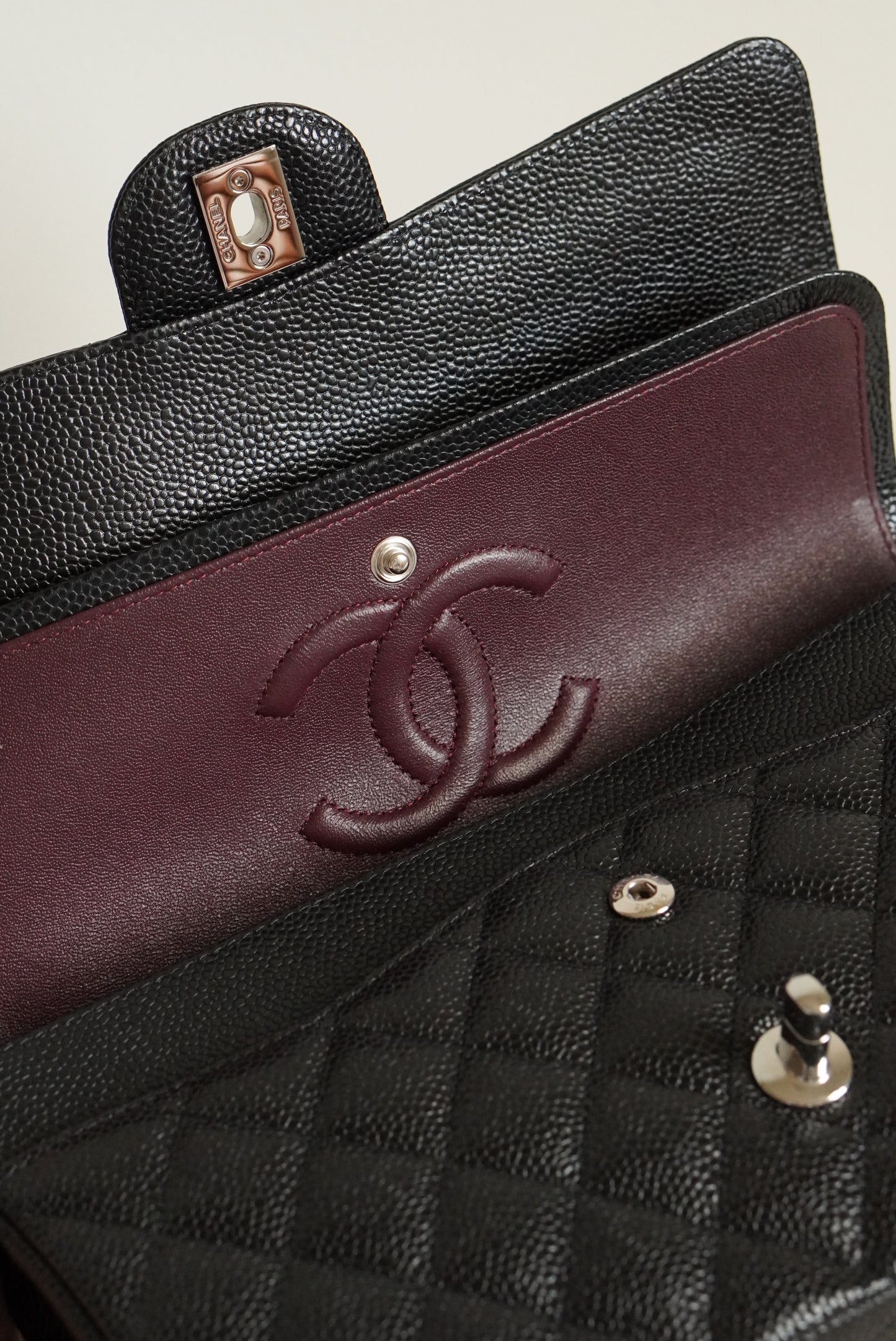 CHANEL CLASSIC MEDIUM DOUBLE FLAP | BLACK