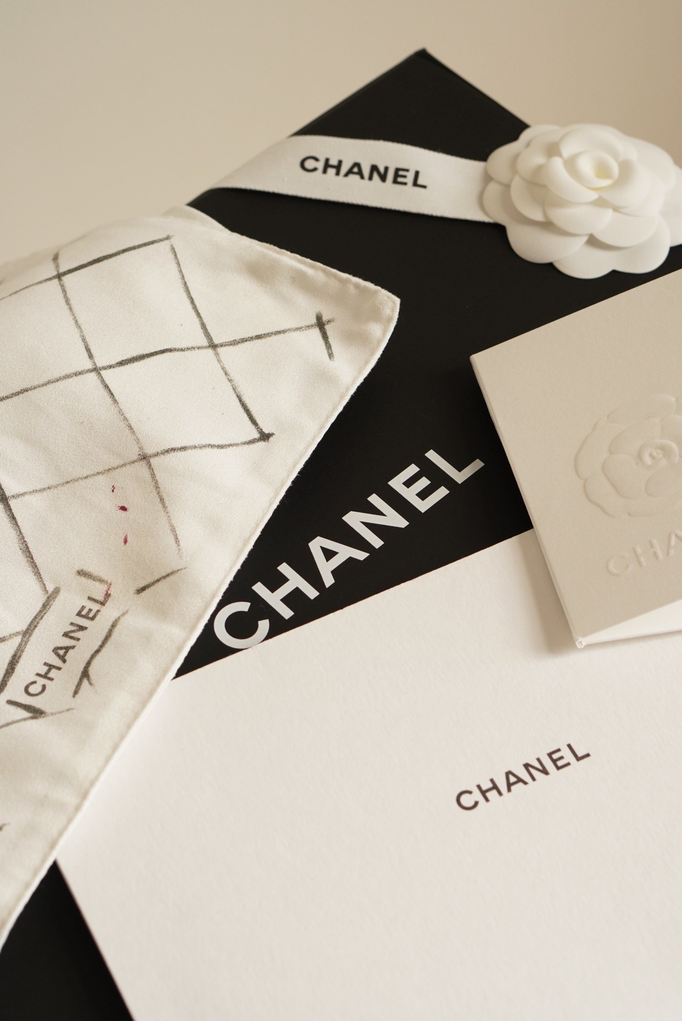 CHANEL CLASSIC MEDIUM DOUBLE FLAP | BLACK