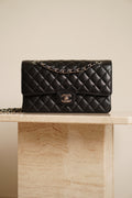 CHANEL CLASSIC MEDIUM DOUBLE FLAP | BLACK