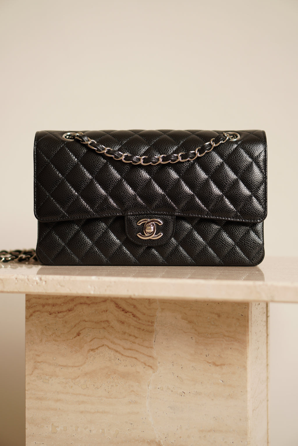 CHANEL CLASSIC MEDIUM DOUBLE FLAP | BLACK
