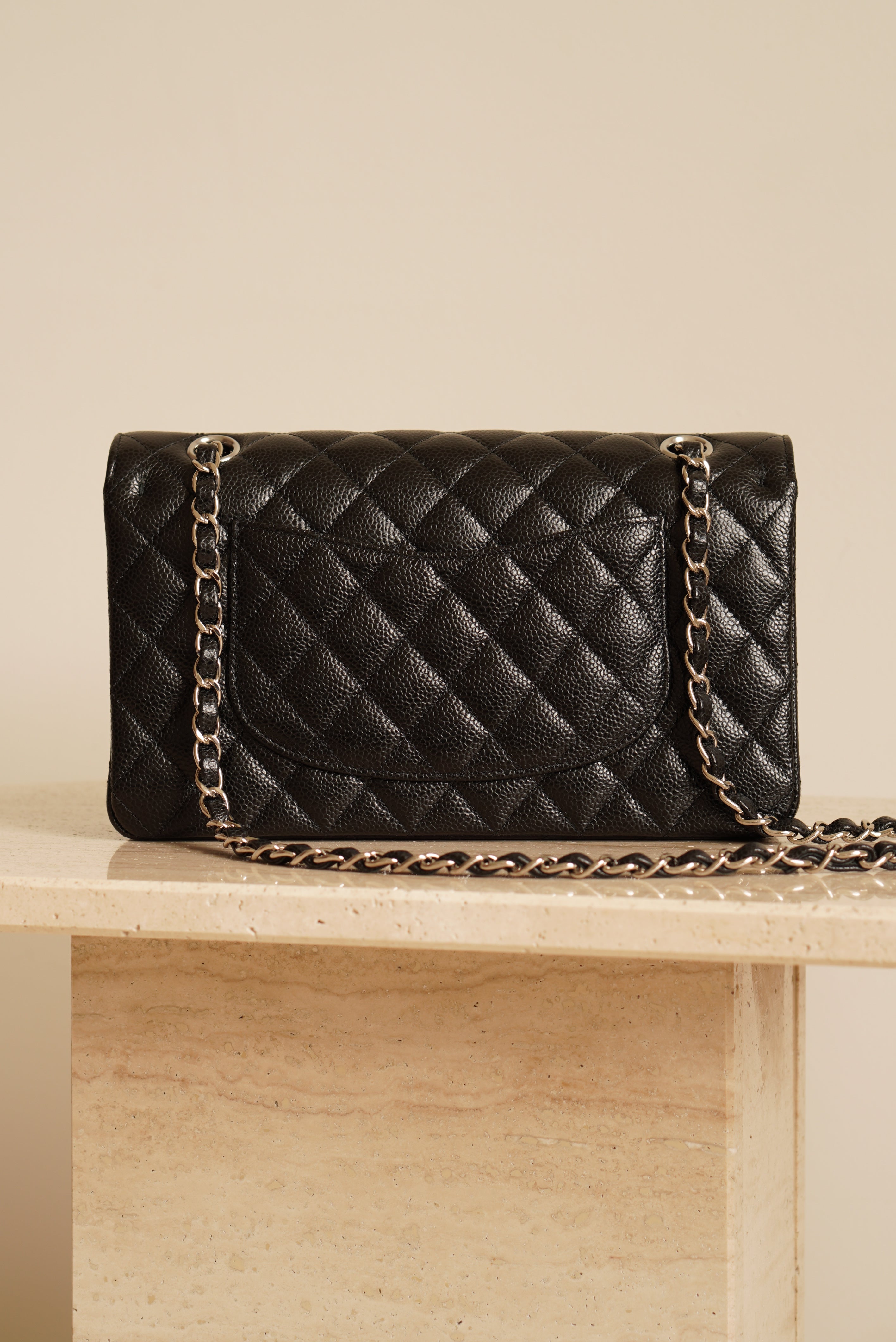 CHANEL CLASSIC MEDIUM DOUBLE FLAP | BLACK