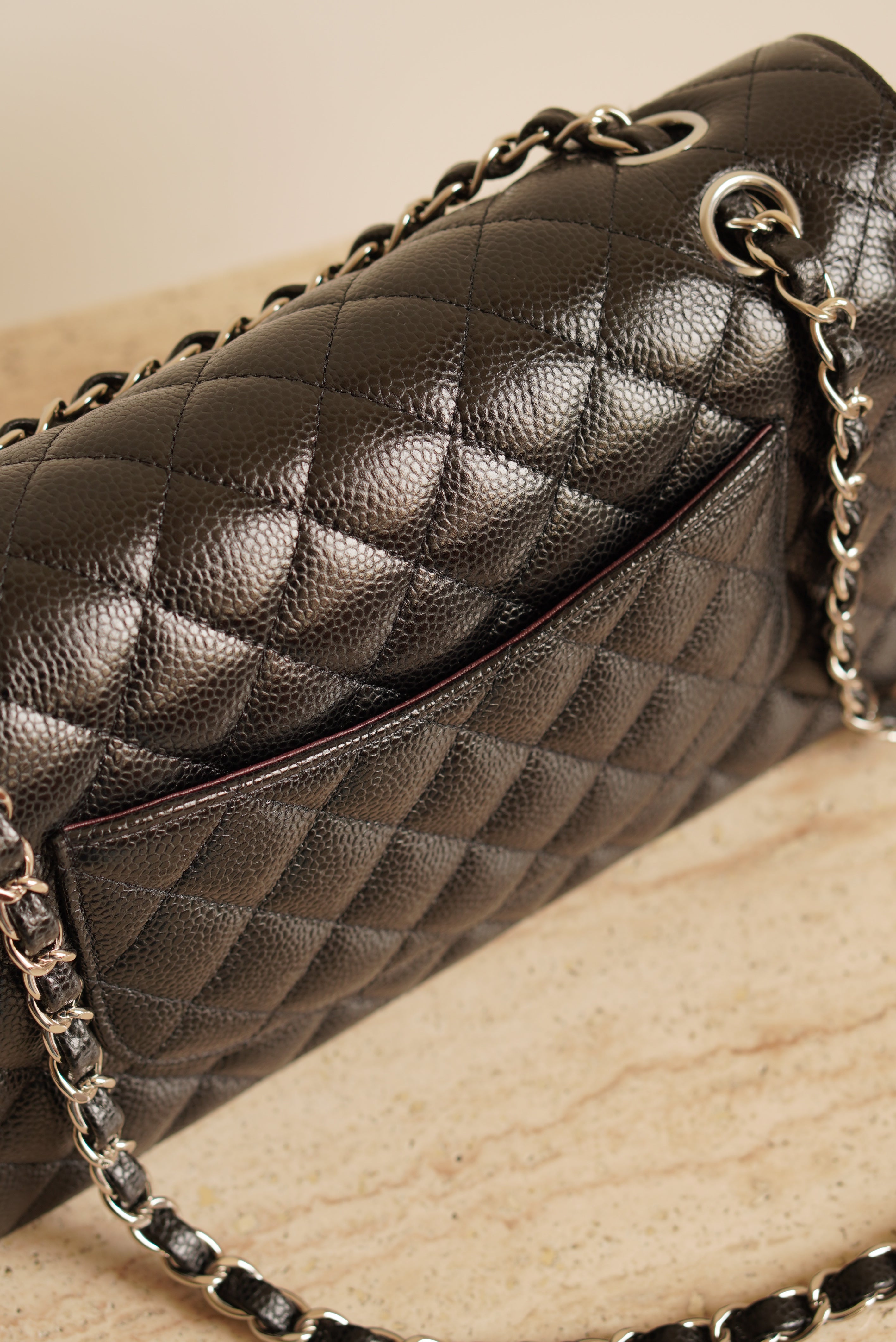 CHANEL CLASSIC MEDIUM DOUBLE FLAP | BLACK