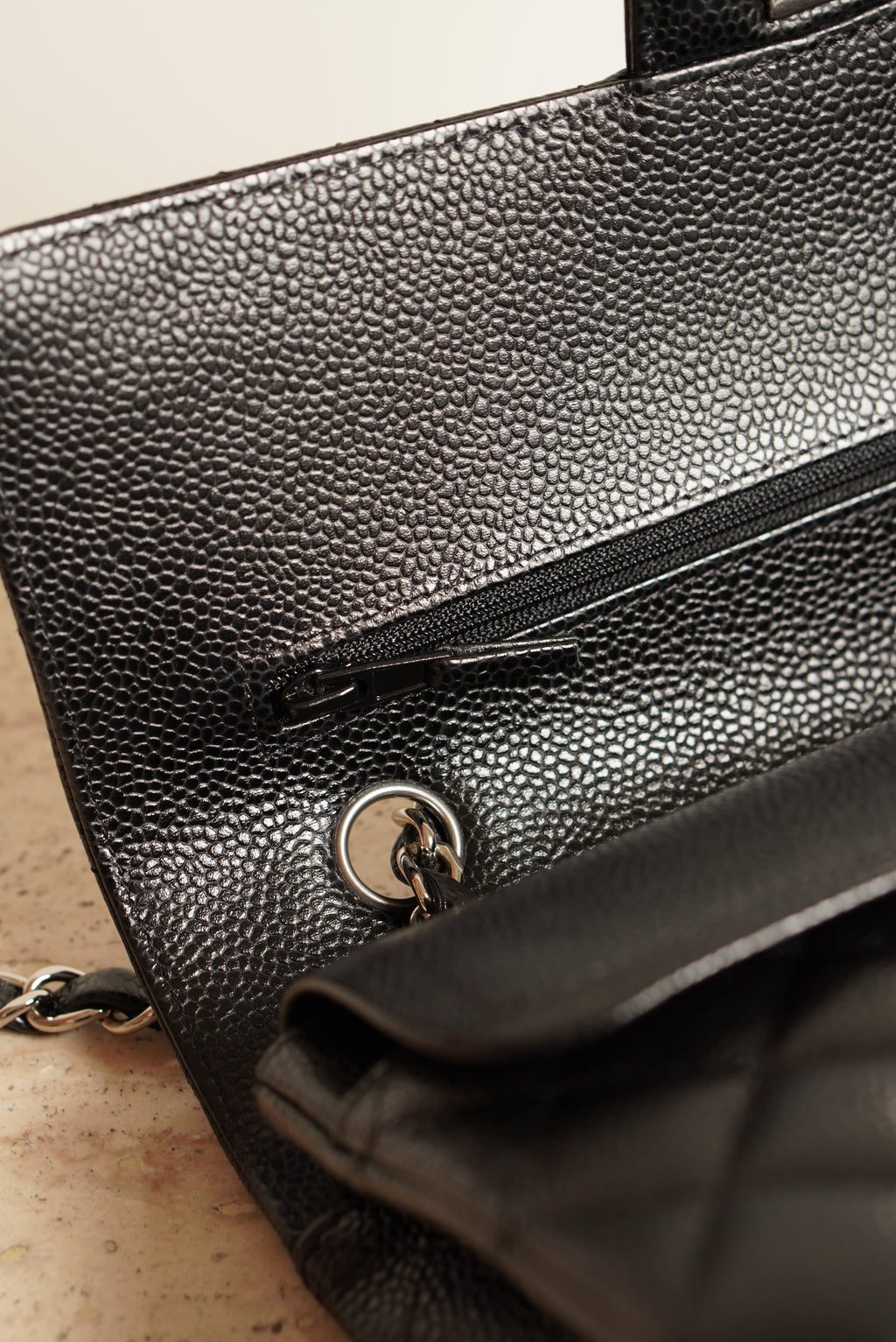 CHANEL CLASSIC MEDIUM DOUBLE FLAP | BLACK