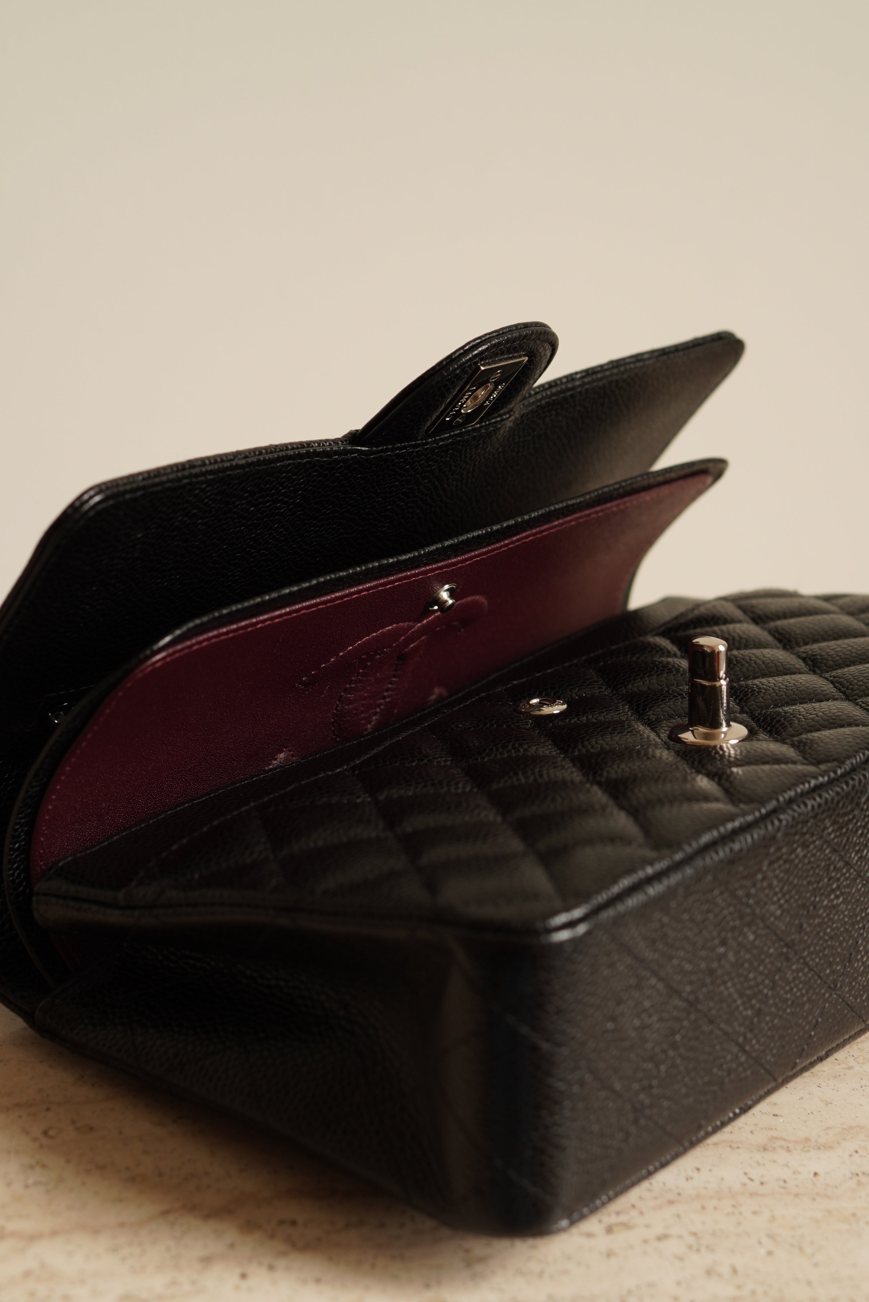 CHANEL CLASSIC MEDIUM DOUBLE FLAP | BLACK