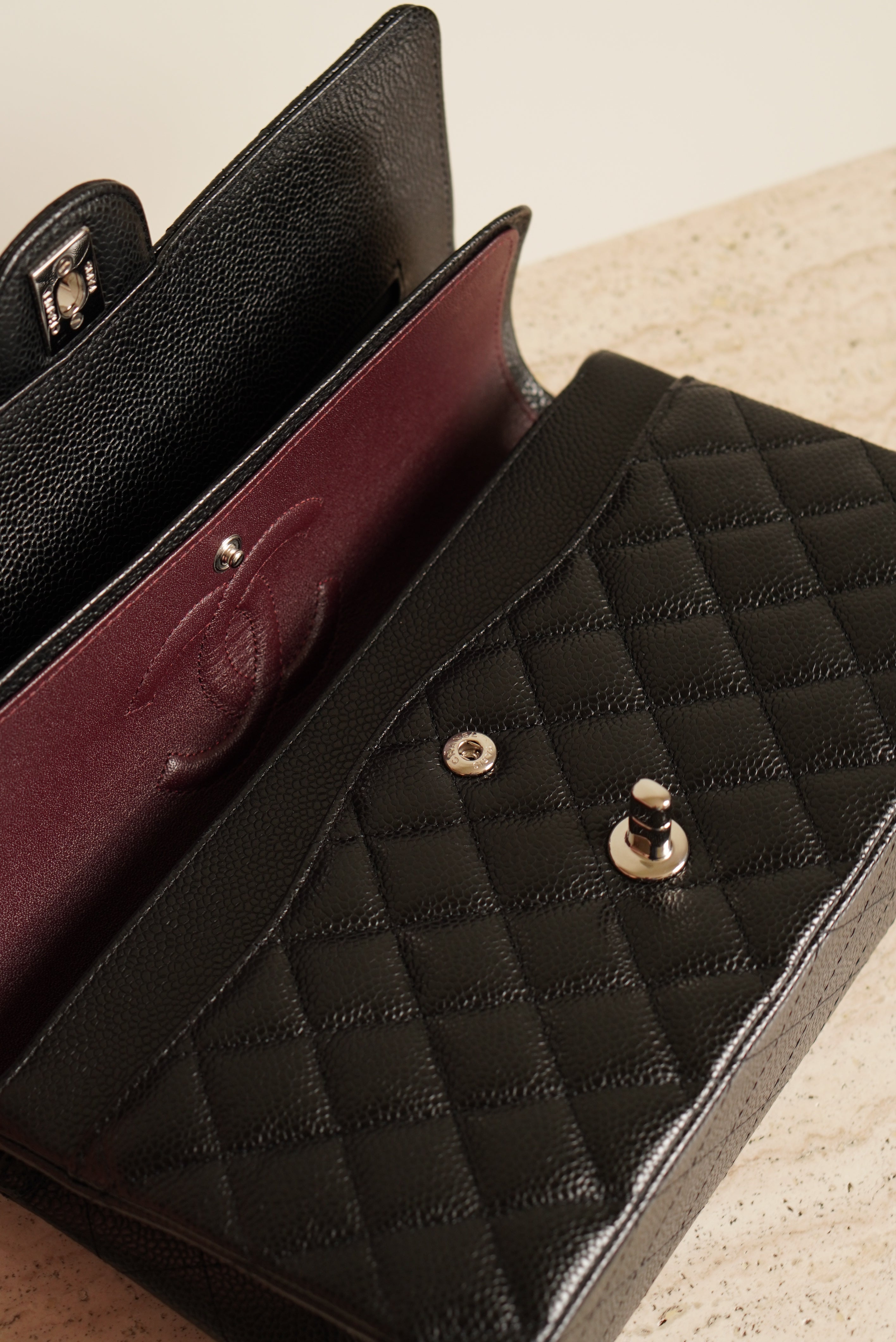 CHANEL CLASSIC MEDIUM DOUBLE FLAP | BLACK