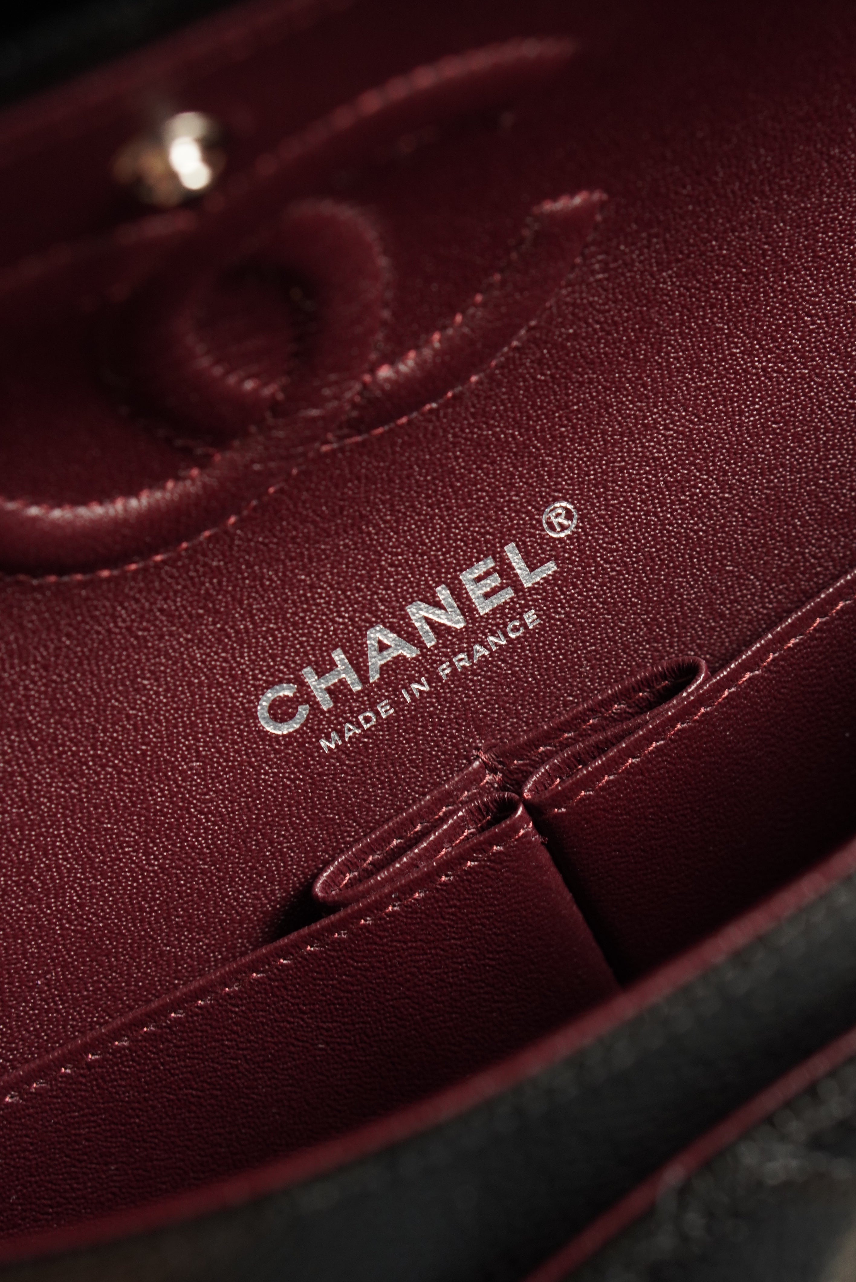 CHANEL CLASSIC MEDIUM DOUBLE FLAP | BLACK
