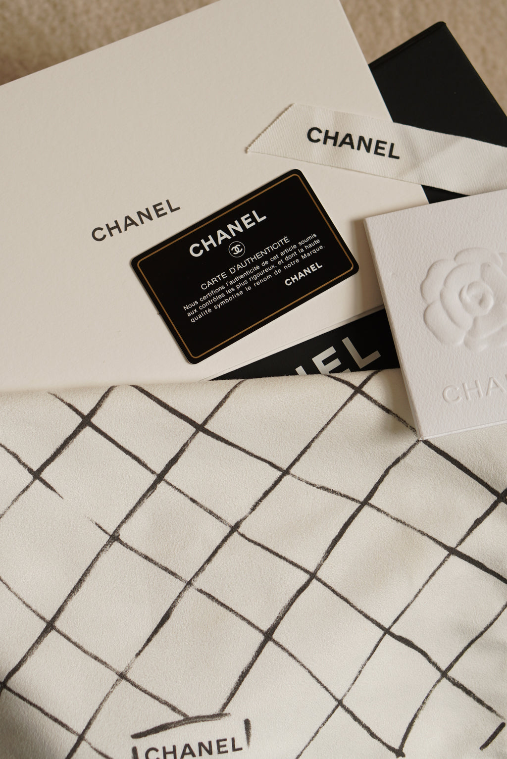 CHANEL CLASSIC MEDIUM DOUBLE FLAP | BLACK