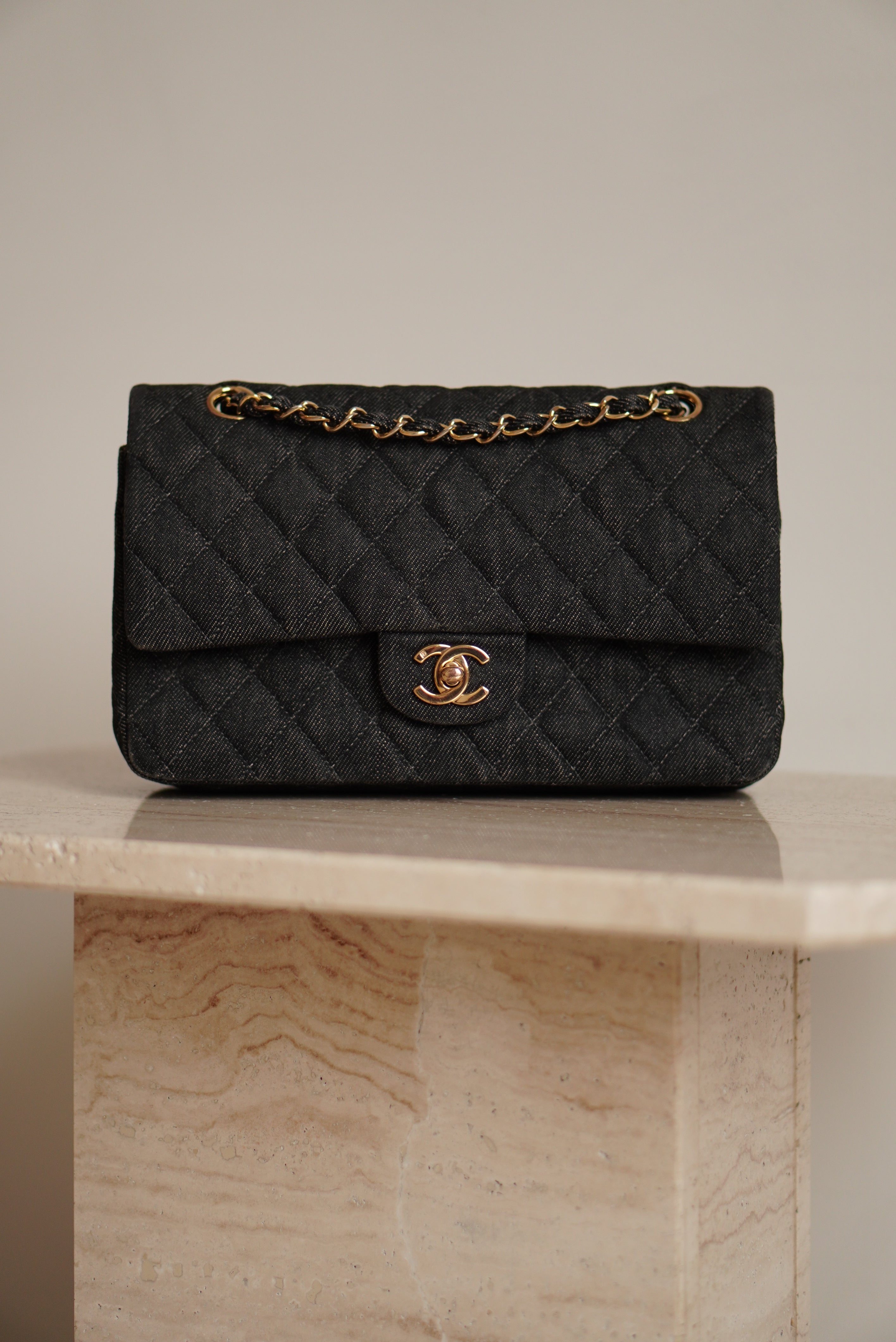 CHANEL CLASSIC MEDIUM DOUBLE FLAP | BLACK DENIM