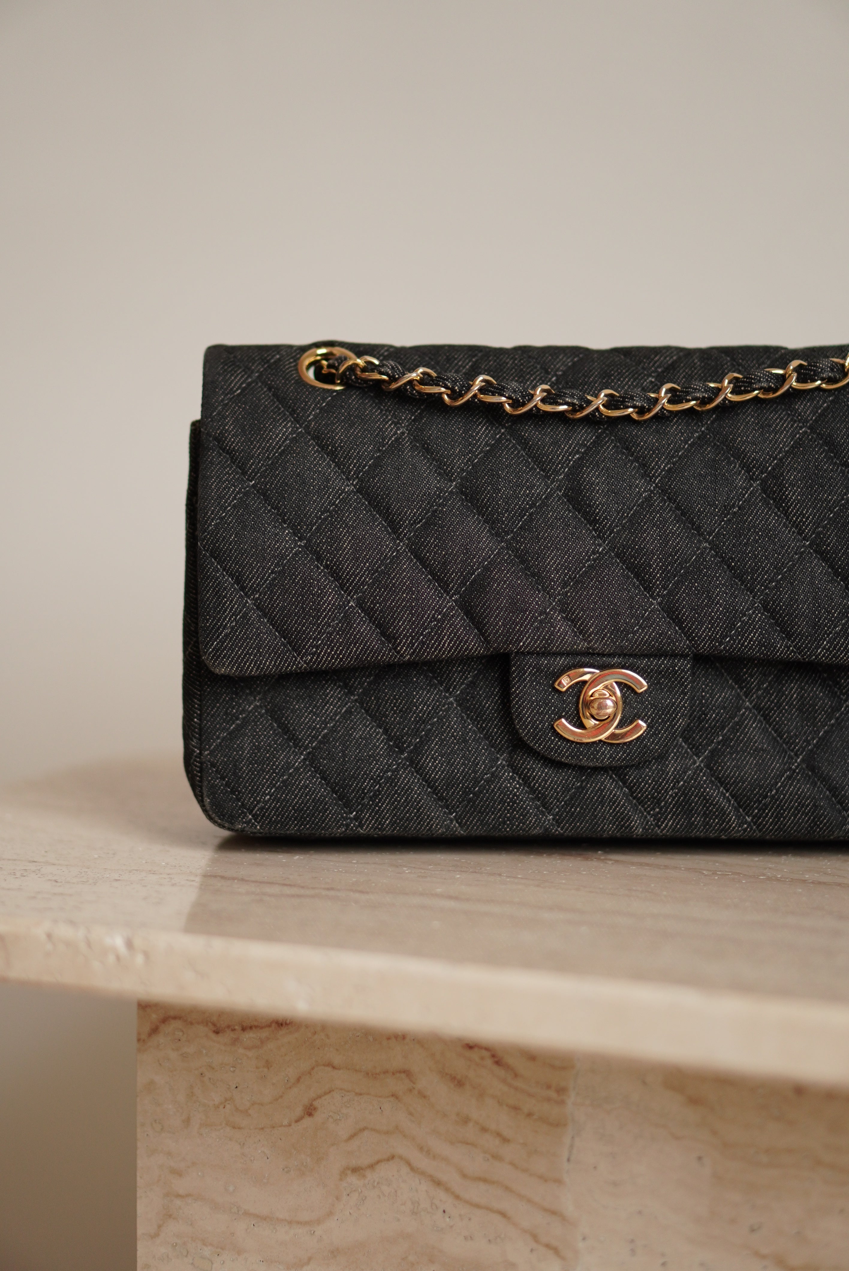 CHANEL CLASSIC MEDIUM DOUBLE FLAP | BLACK DENIM